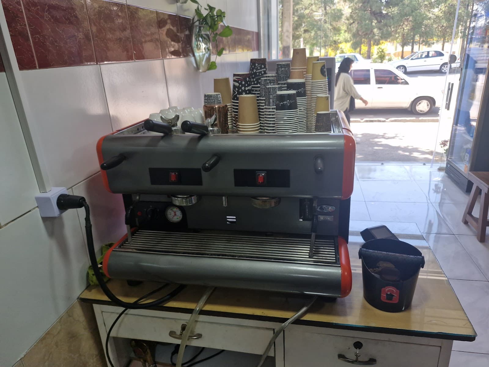 کافه بستنی طلوع 3