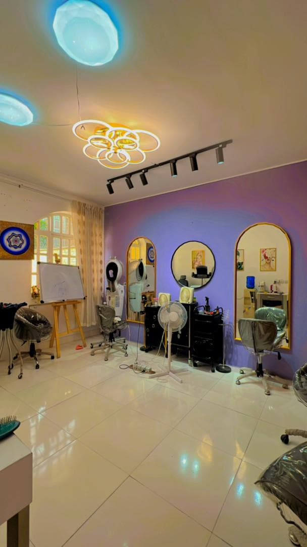 سالن زیبایی ملیکا مختاری