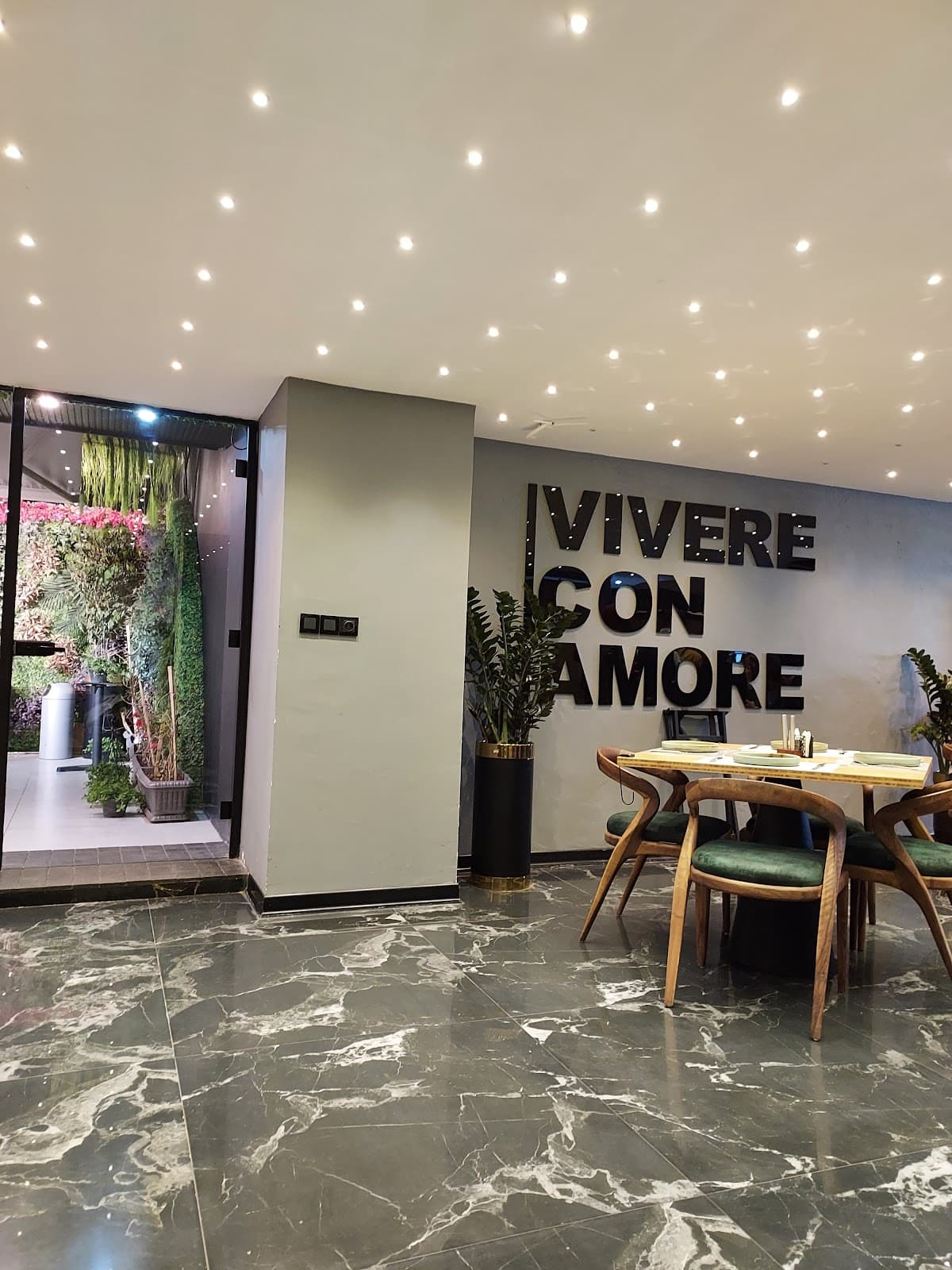 Lusso restuarant 5