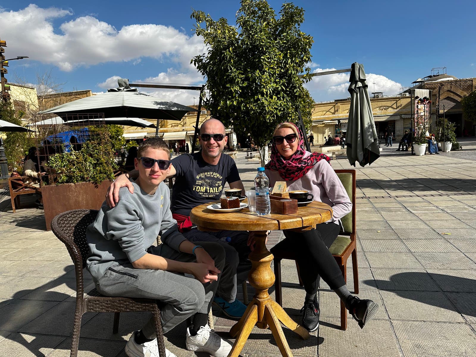 Cafe Honar کافه هنر 3