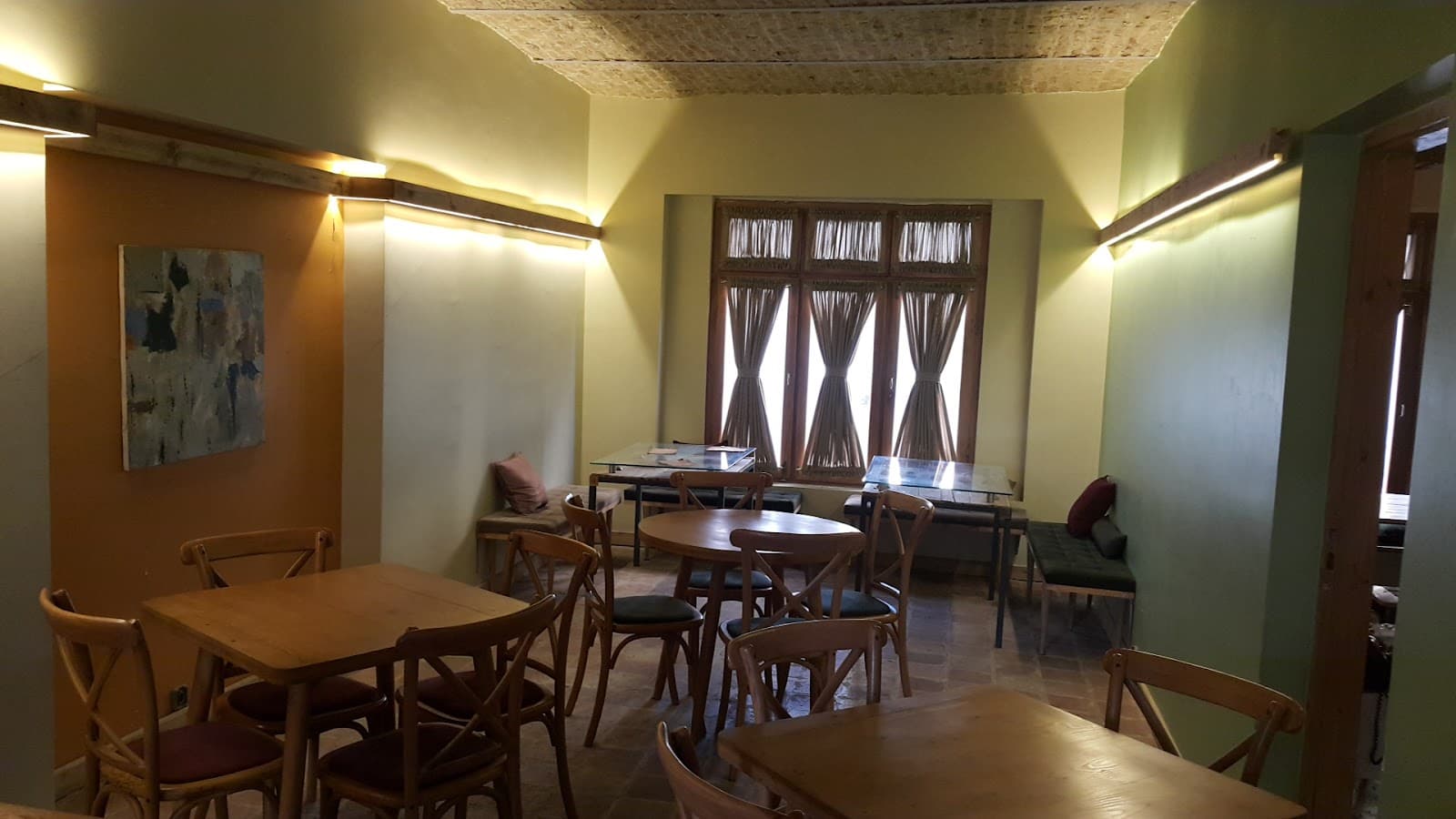 Banan Cafe Restaurant