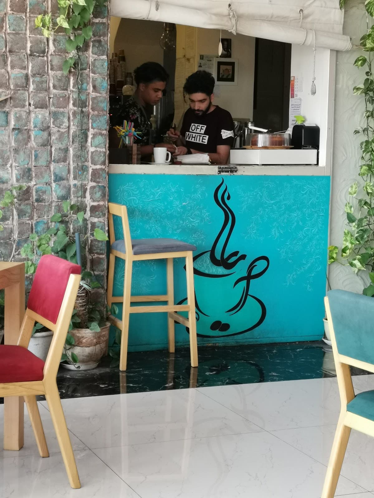 Ariana Cafe Gallery 5
