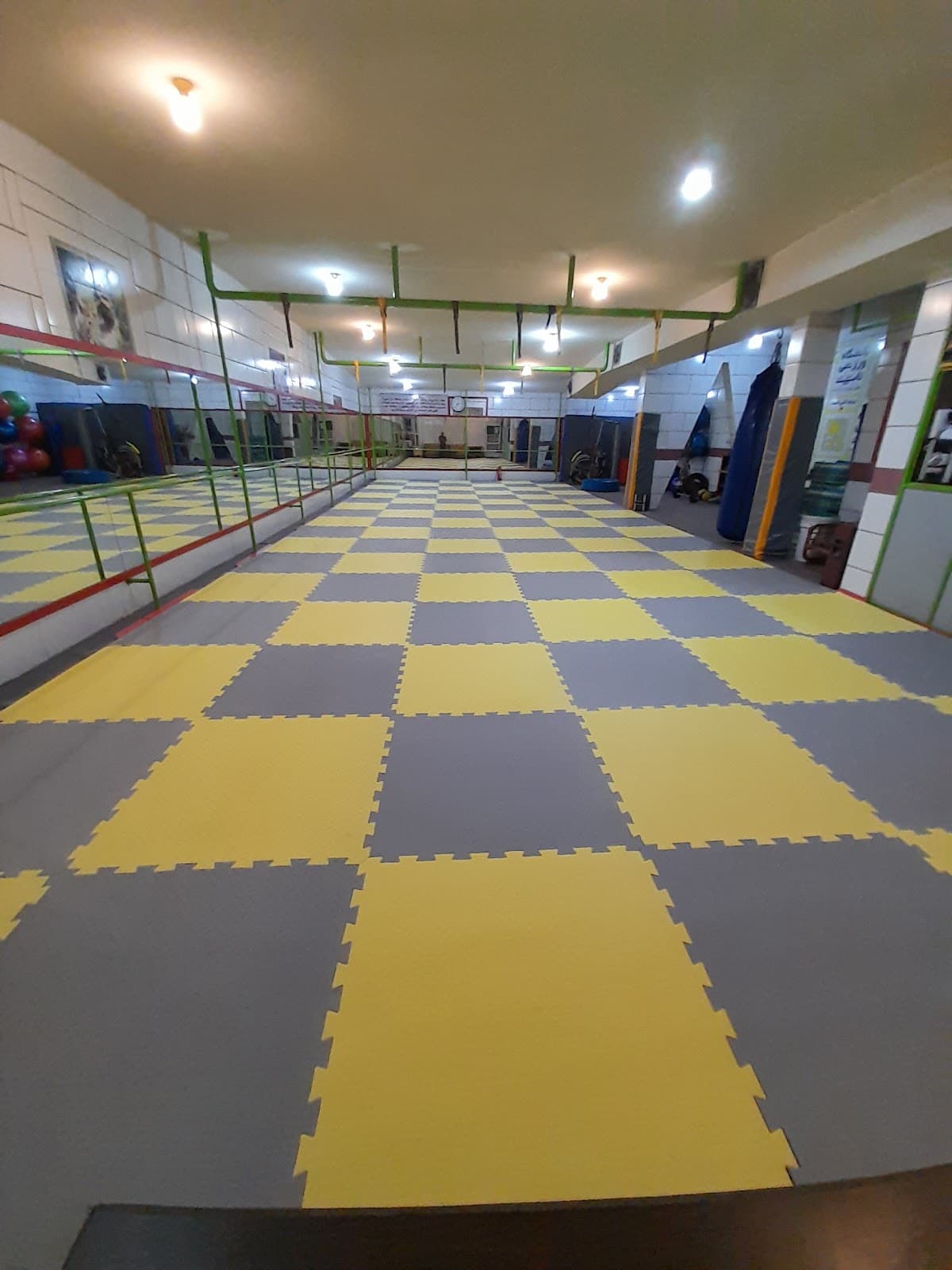 باشگاه ورزشی تاپ