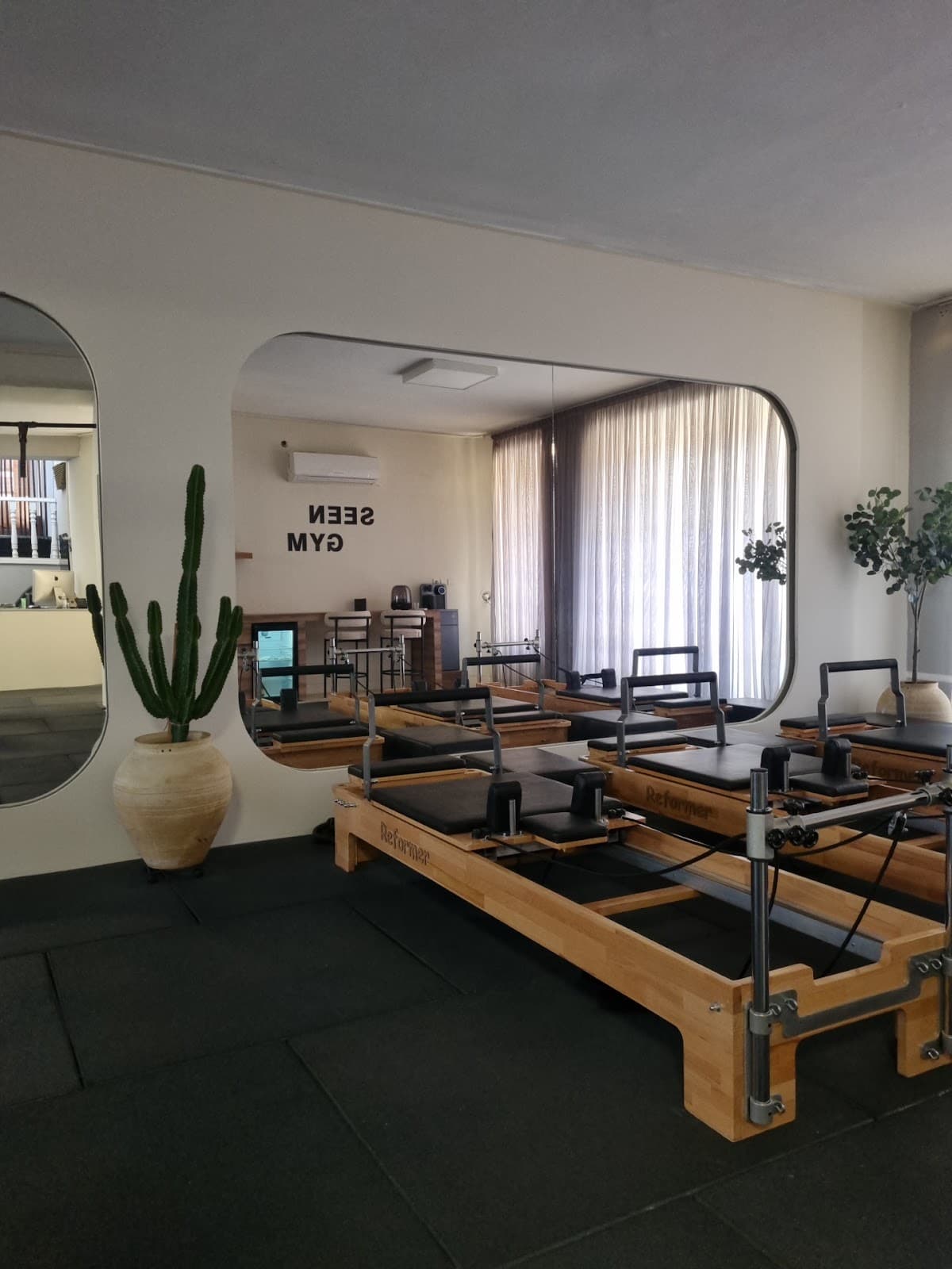 Seen Gym باشگاه پیلاتس ریفورمر سین 4