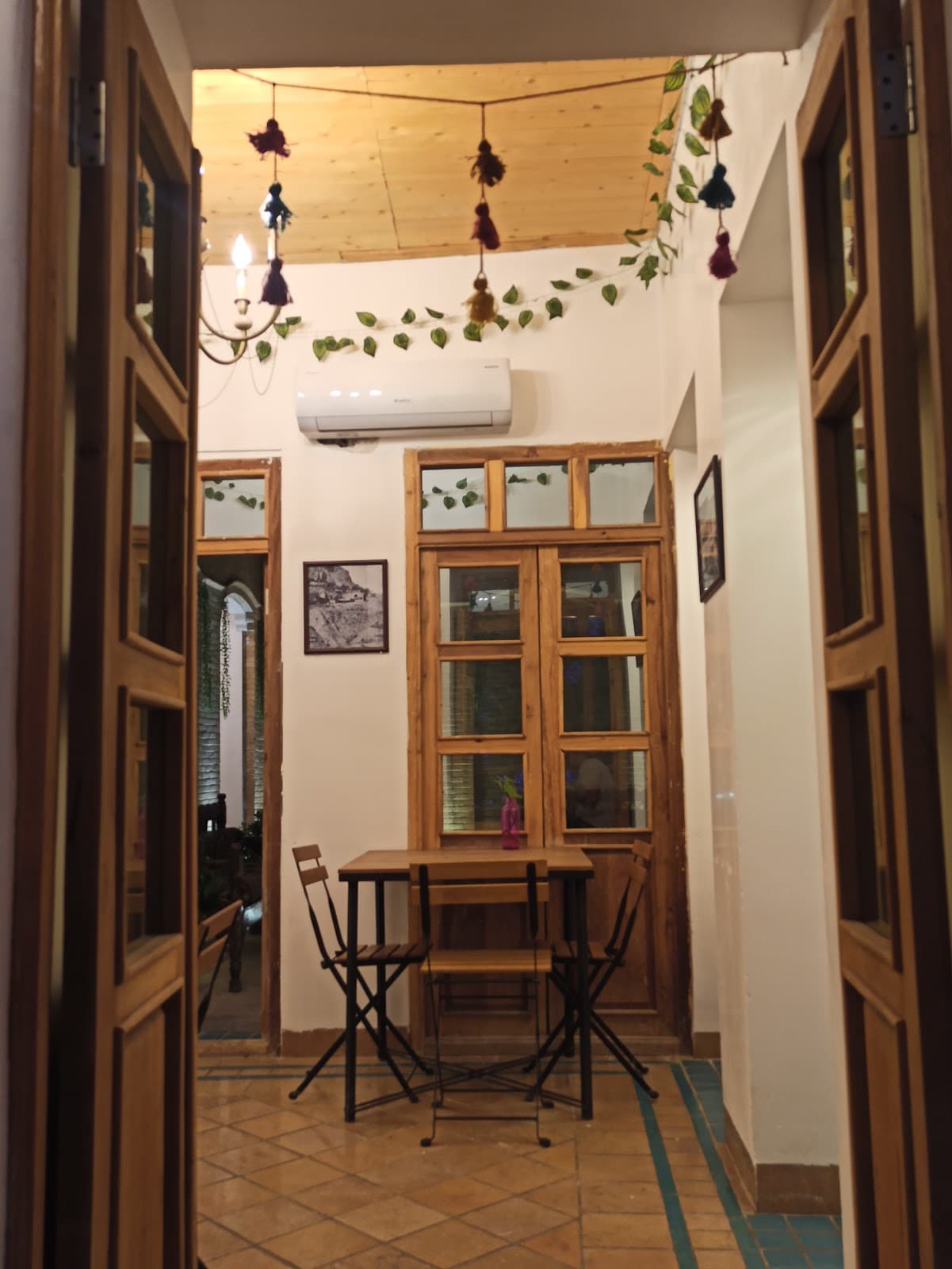 کافه شاکری 2