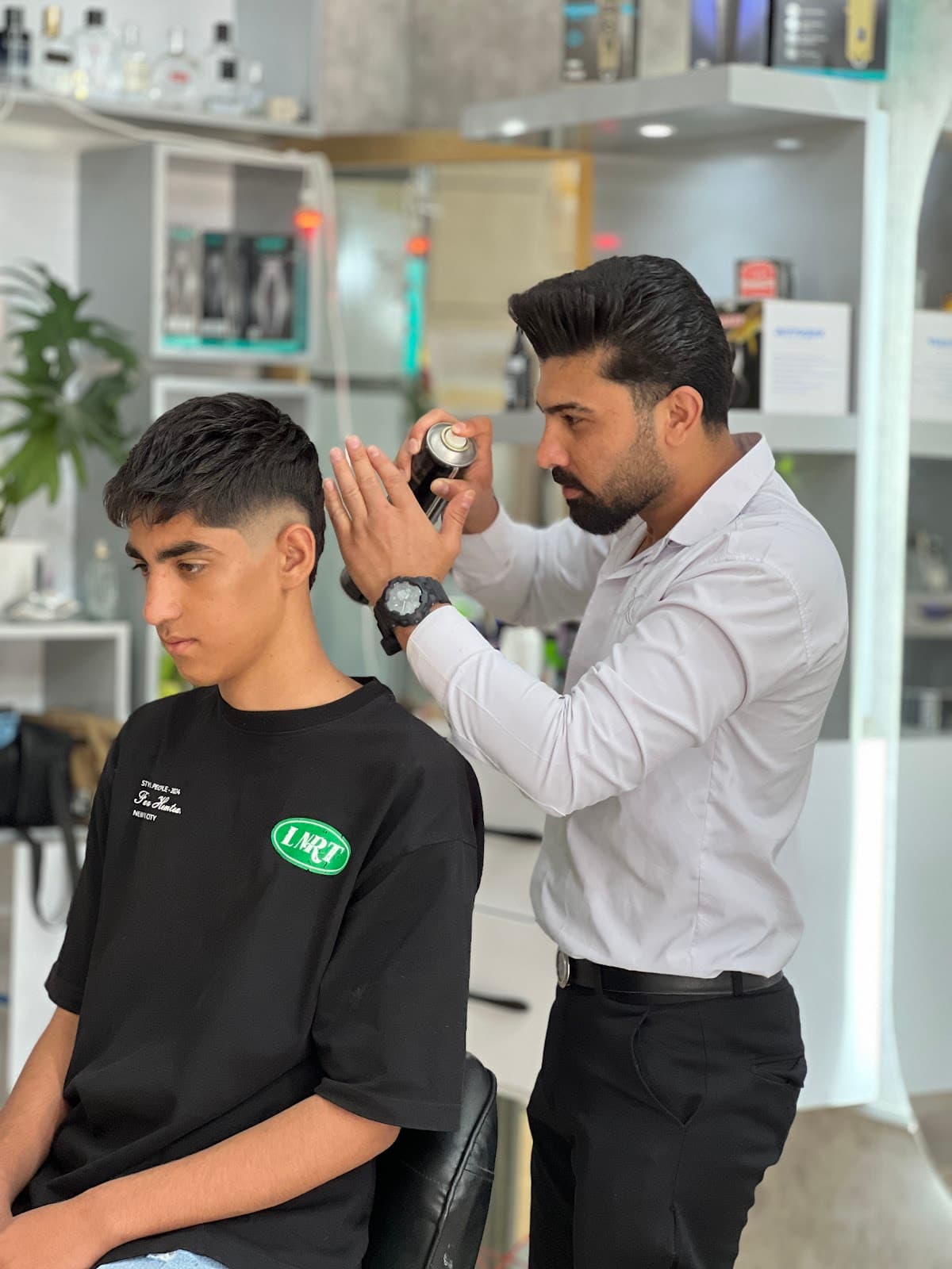 ارایشگاه علی 2