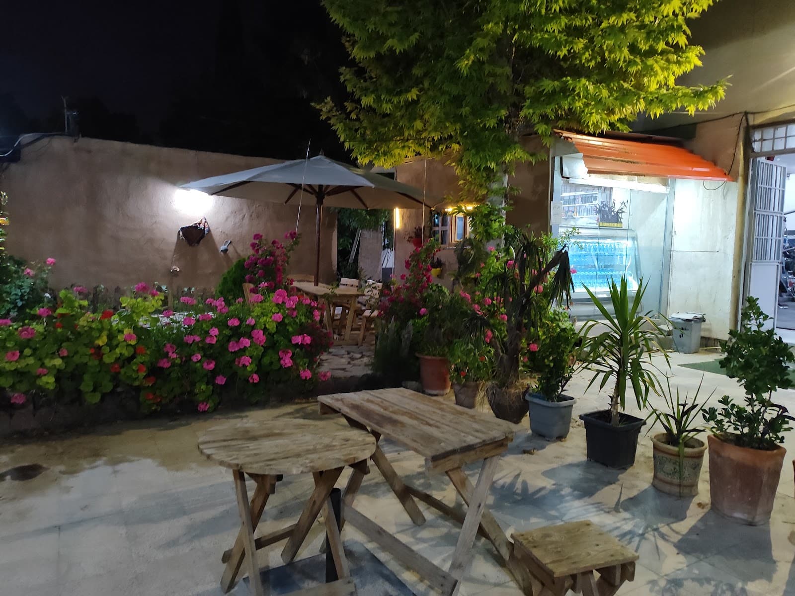 باشگاه بدنسازی آبشناسان