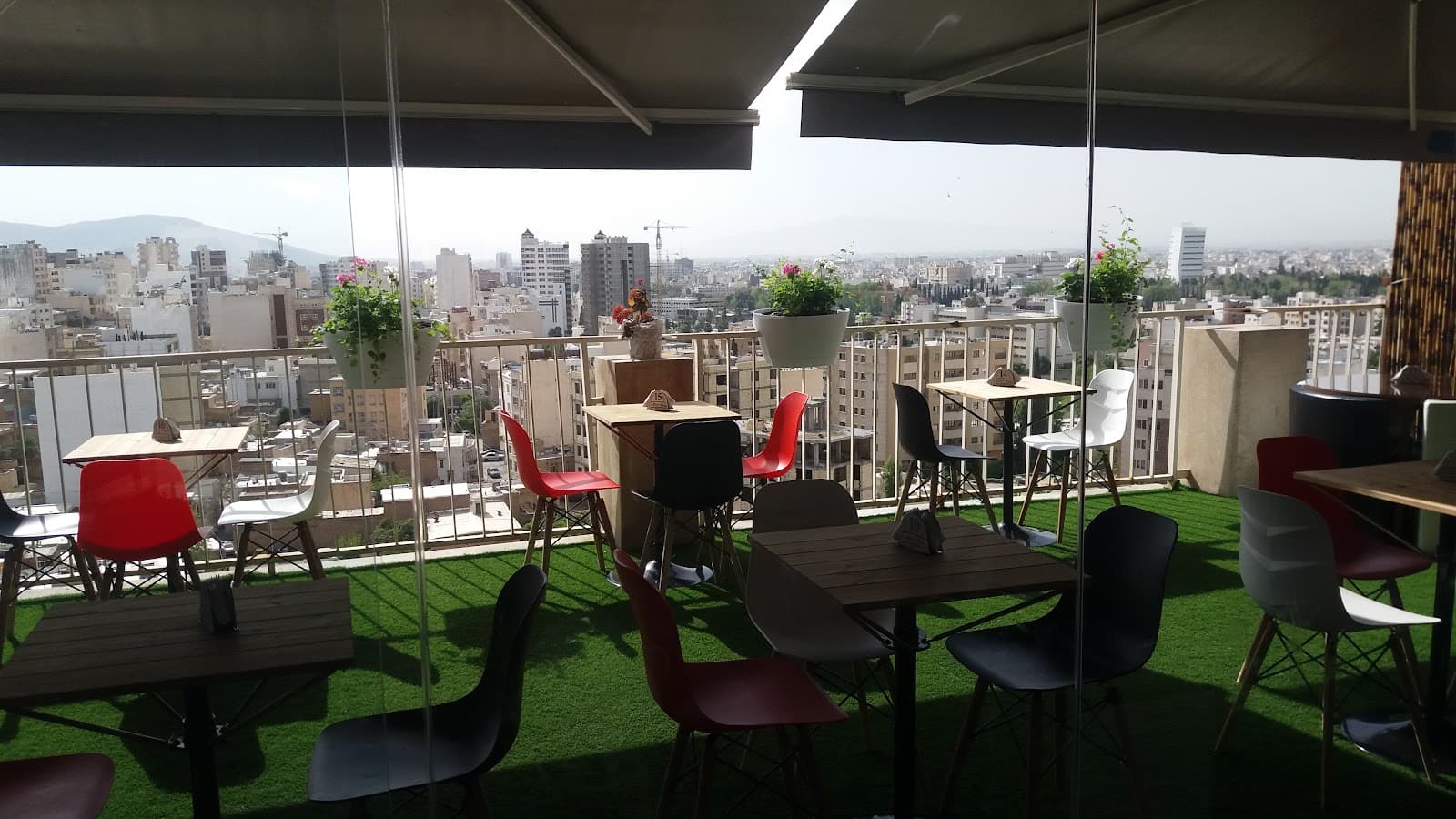 Shiraz Bam Cafe