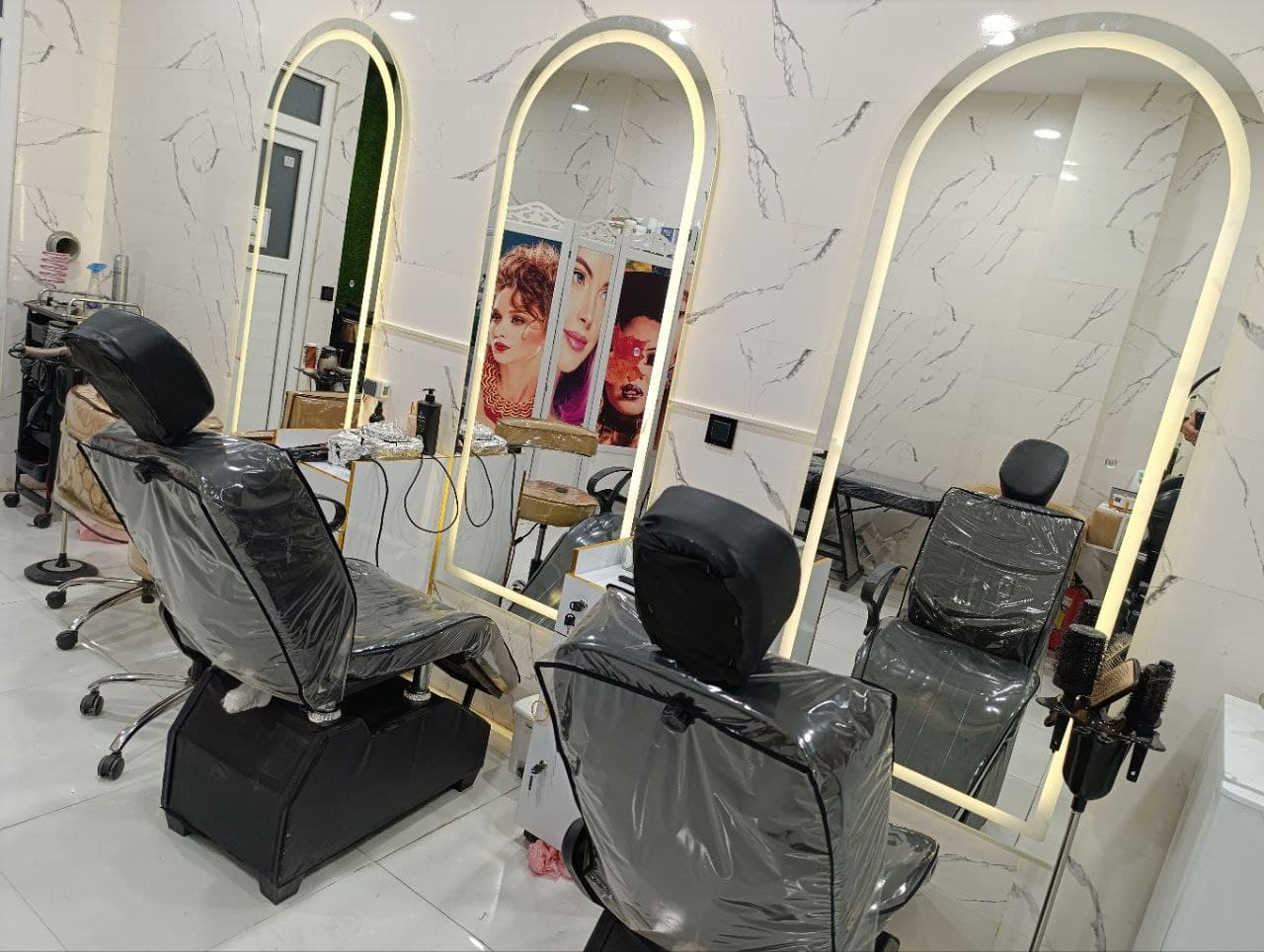 سالن زیبایی فاطی گل