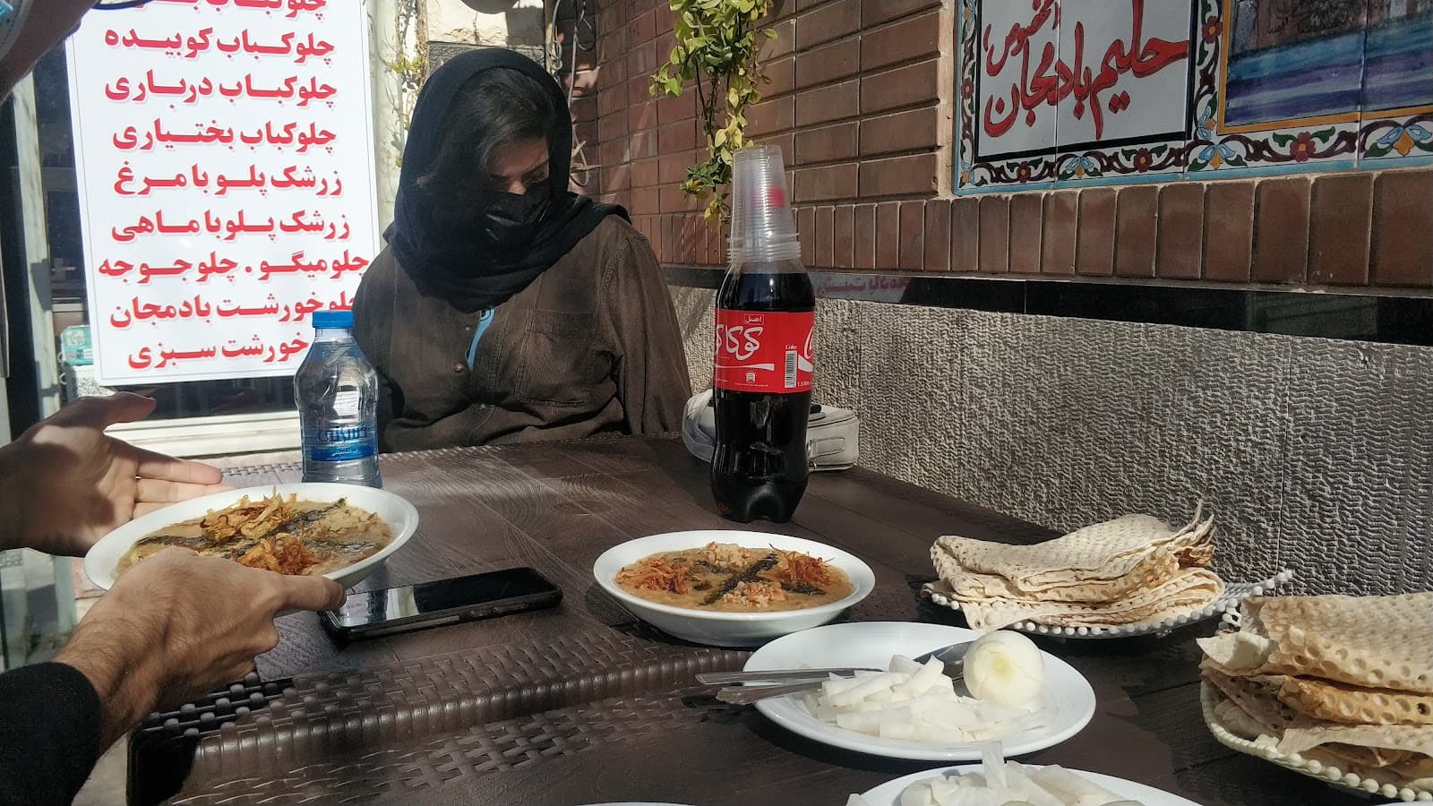 رستوران طاق بستان