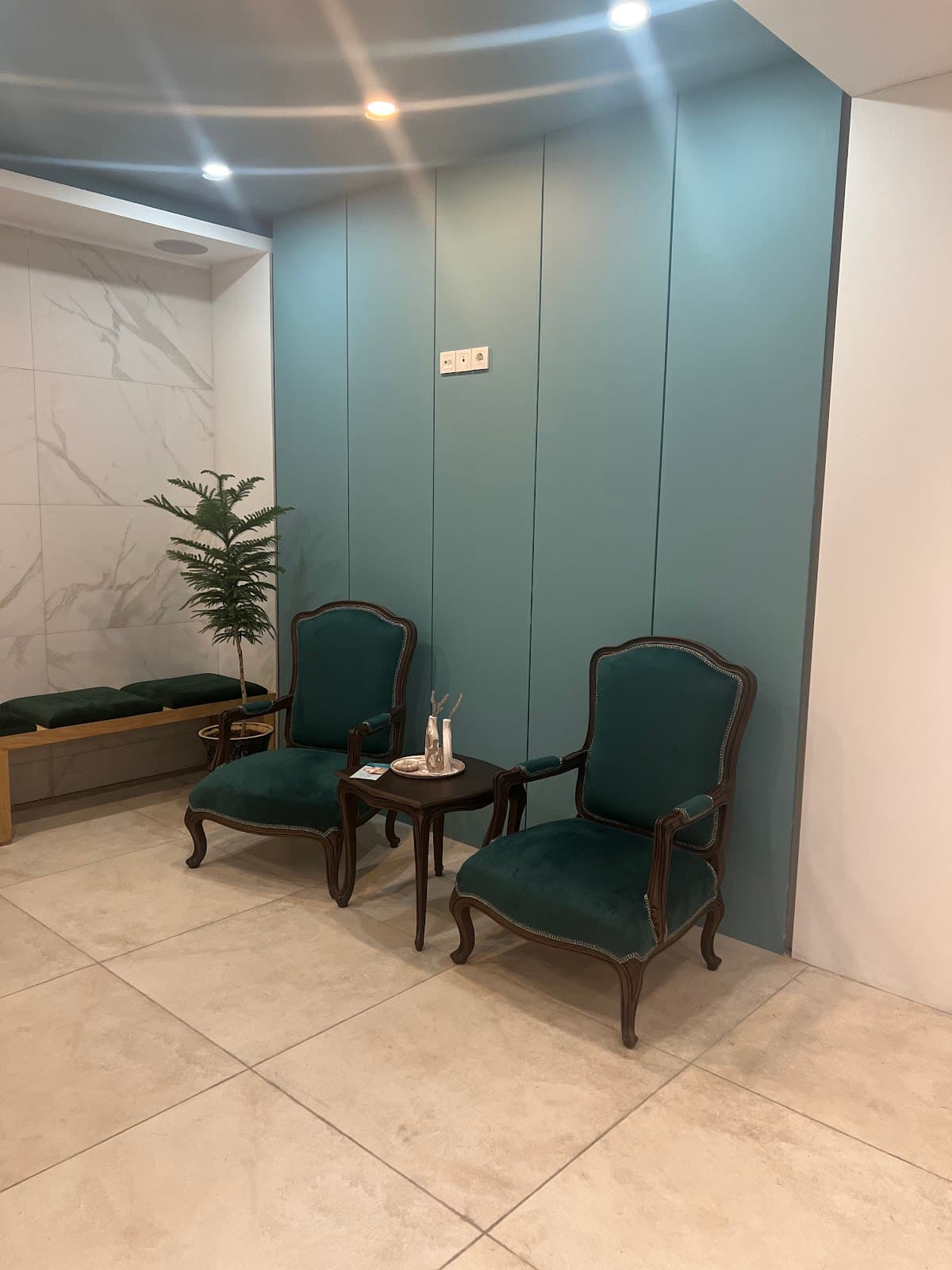 کلینیک زیبایی مینایی 2