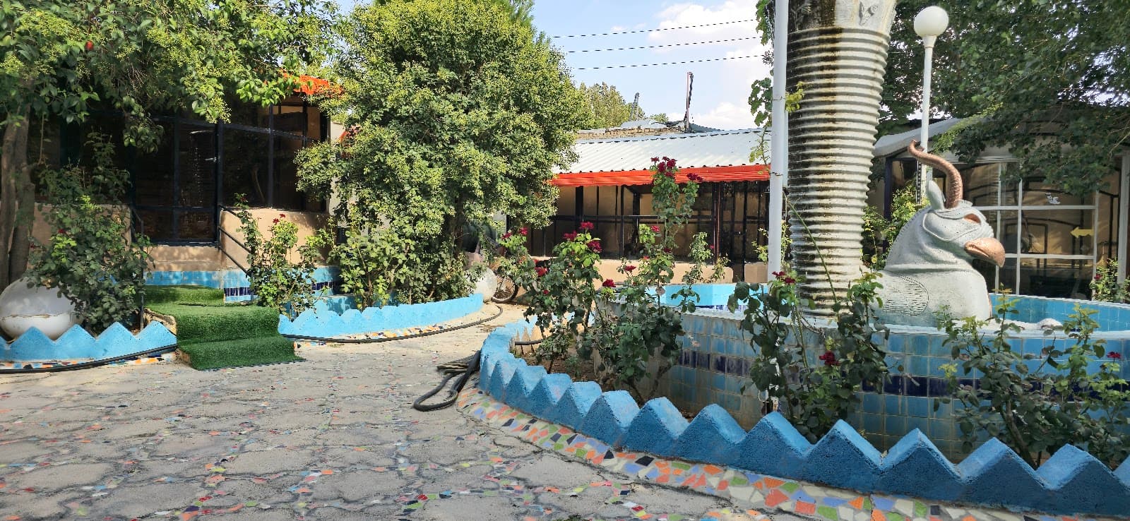 رستوران باغ وسفره خانه سنتی یزدی 2
