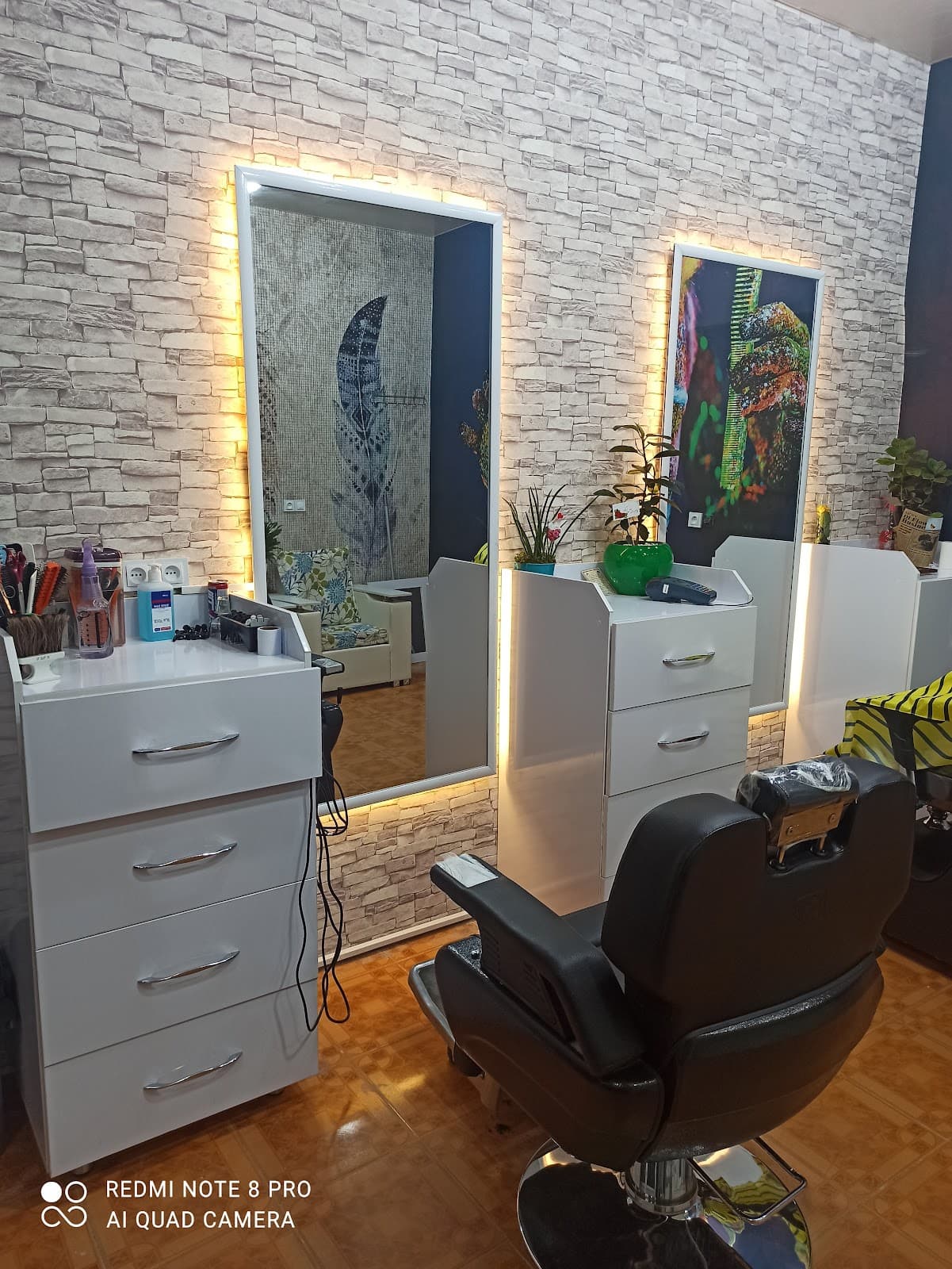 آرایشگاه حسن ملکی