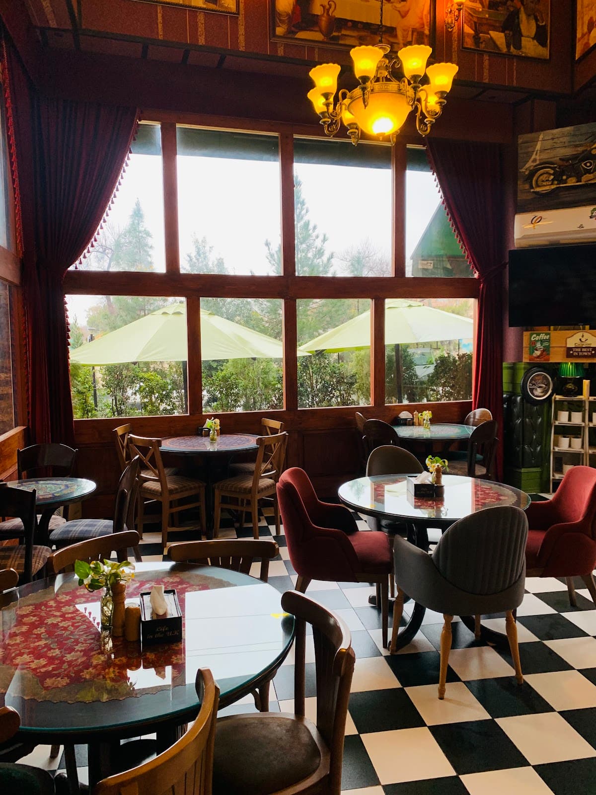 Abizh Cafe Restaurant 4