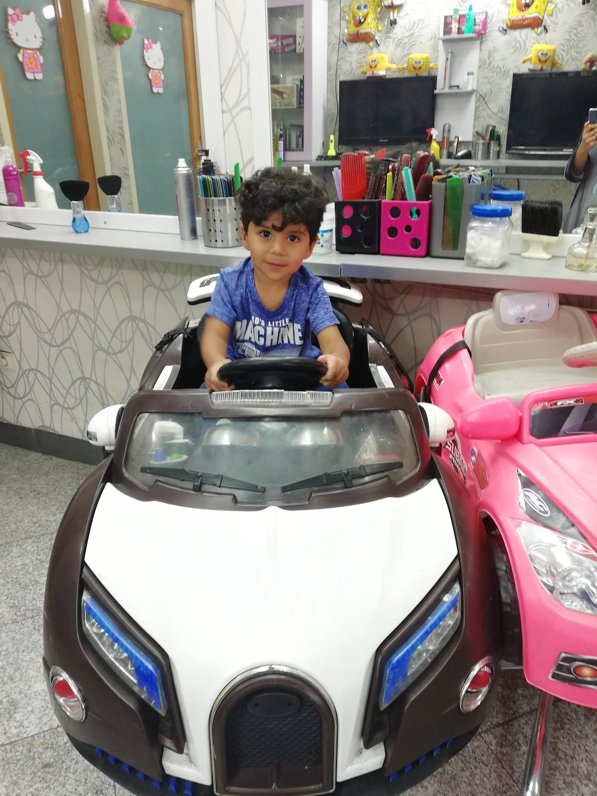 آرایشگاه تخصصی کودک بادکنک 4