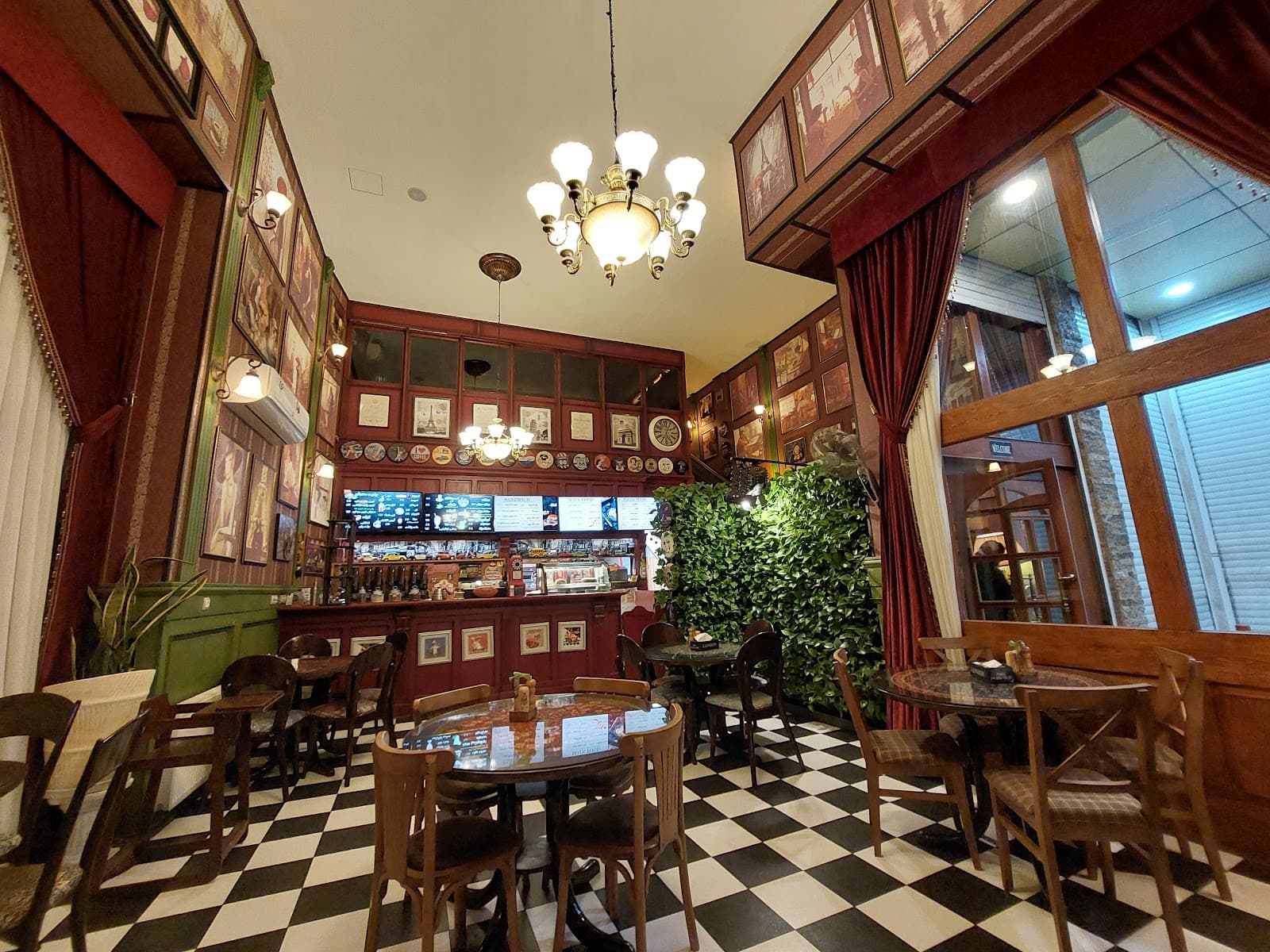 Abizh Cafe Restaurant