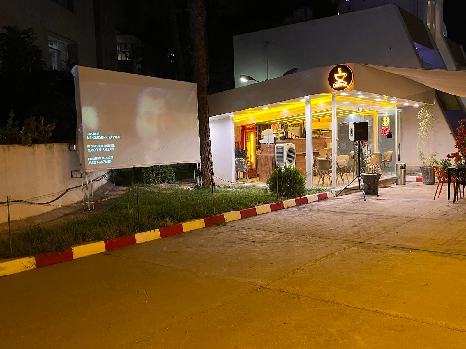 کافی شاپ هتل جهانگردی شیراز 5