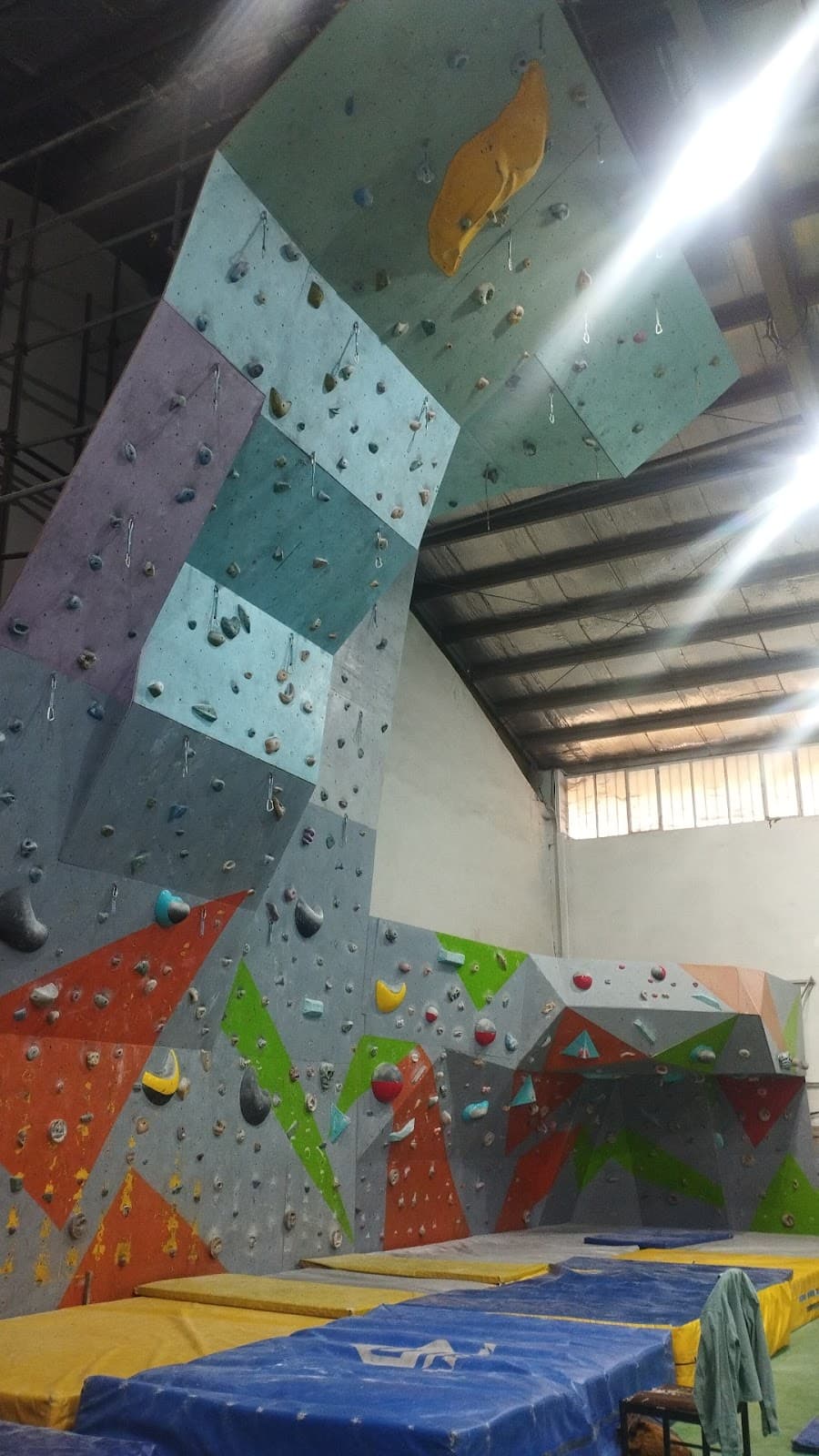 hijab climbing gym