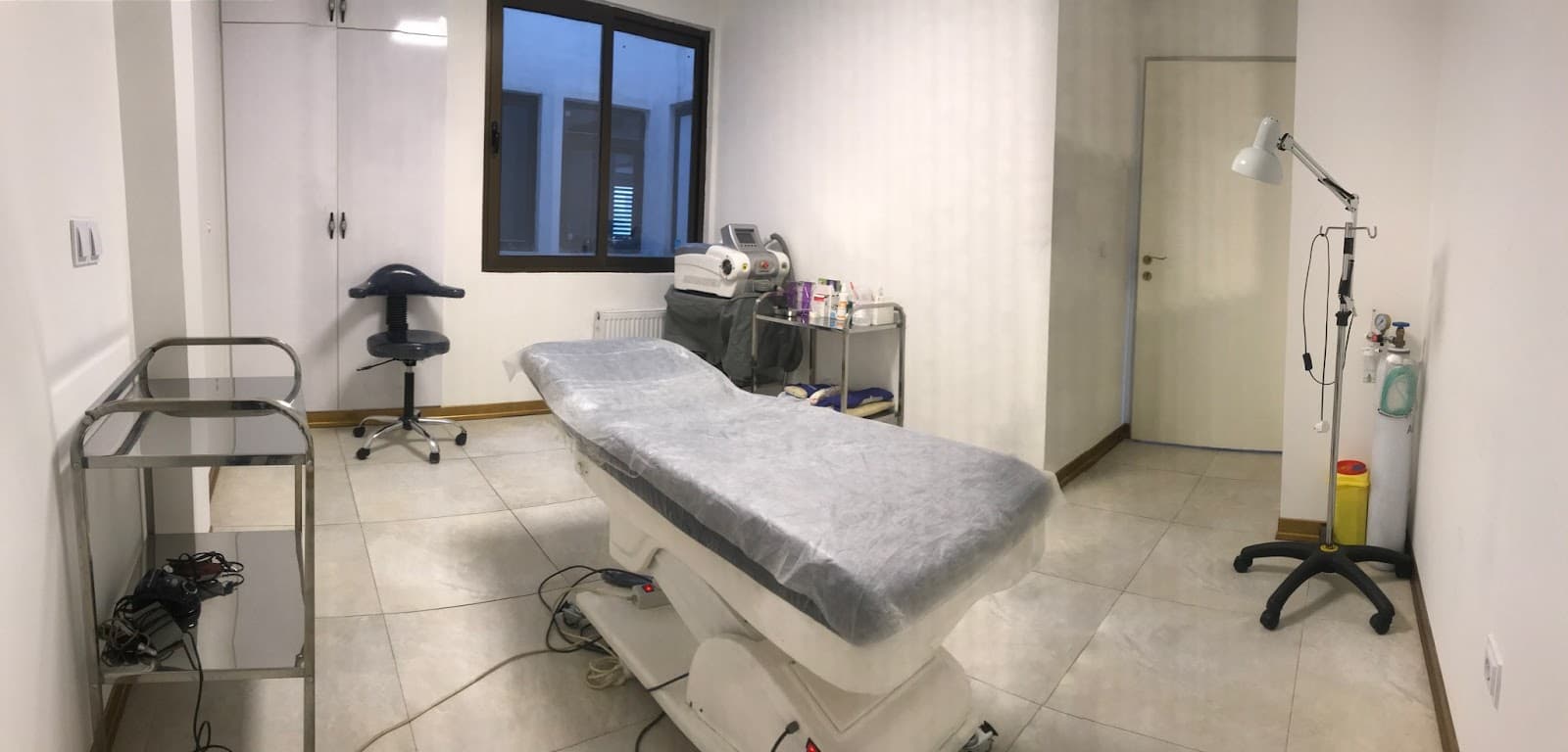 کلینیک پوست و زیبایی دکتر امیر رضا لطیفی