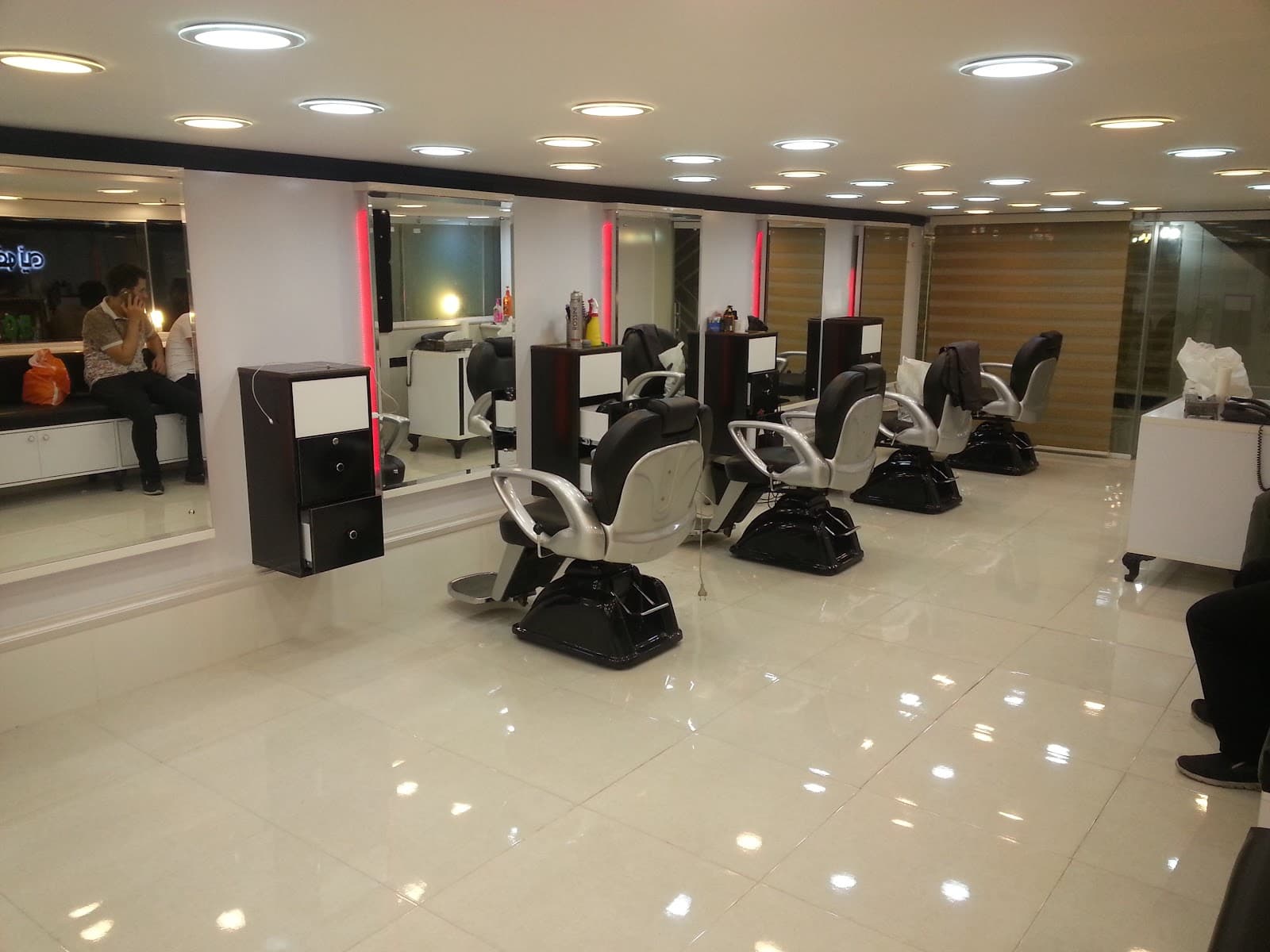 aalijenab barber(bookseat)