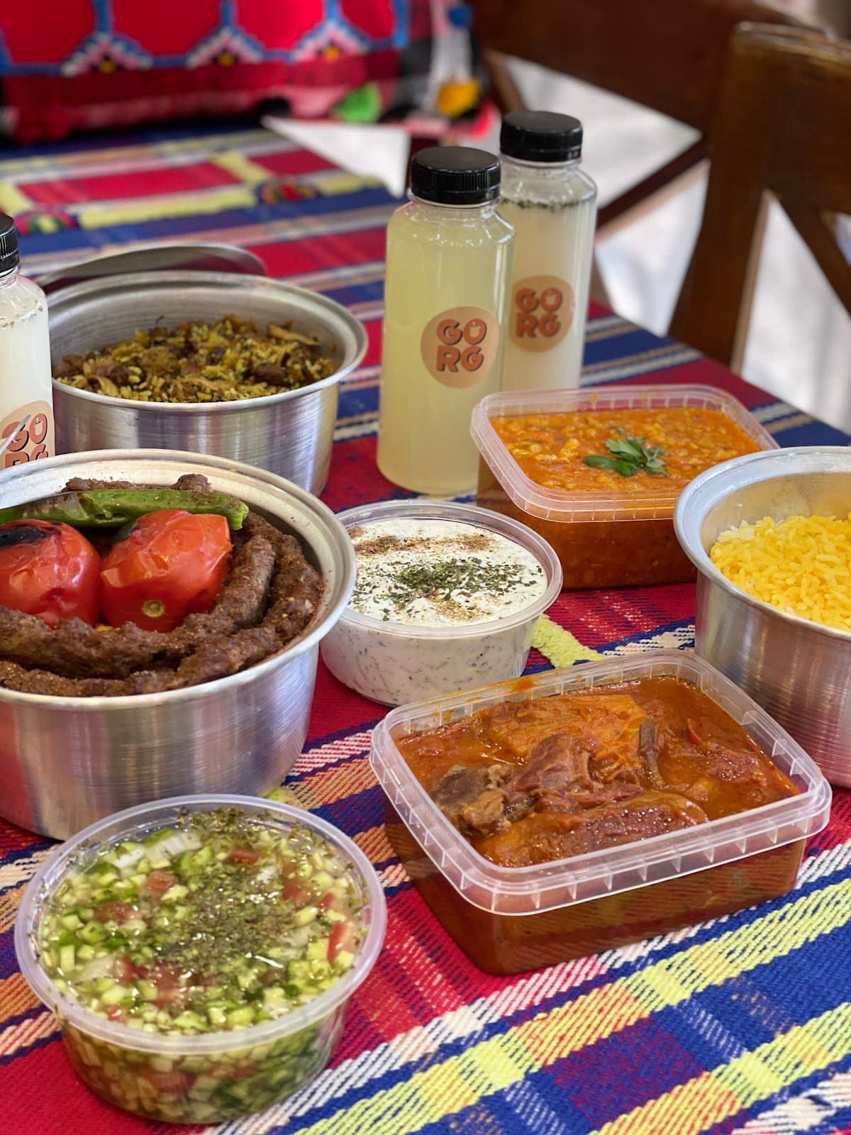 دیزی سرا و کافه رستوران هوشنگ گرگ 3