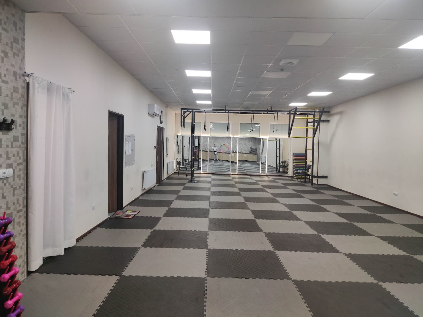 باشگاه ورزشی بعثت ( کاراته , پینگ پنگ ، یوگا)