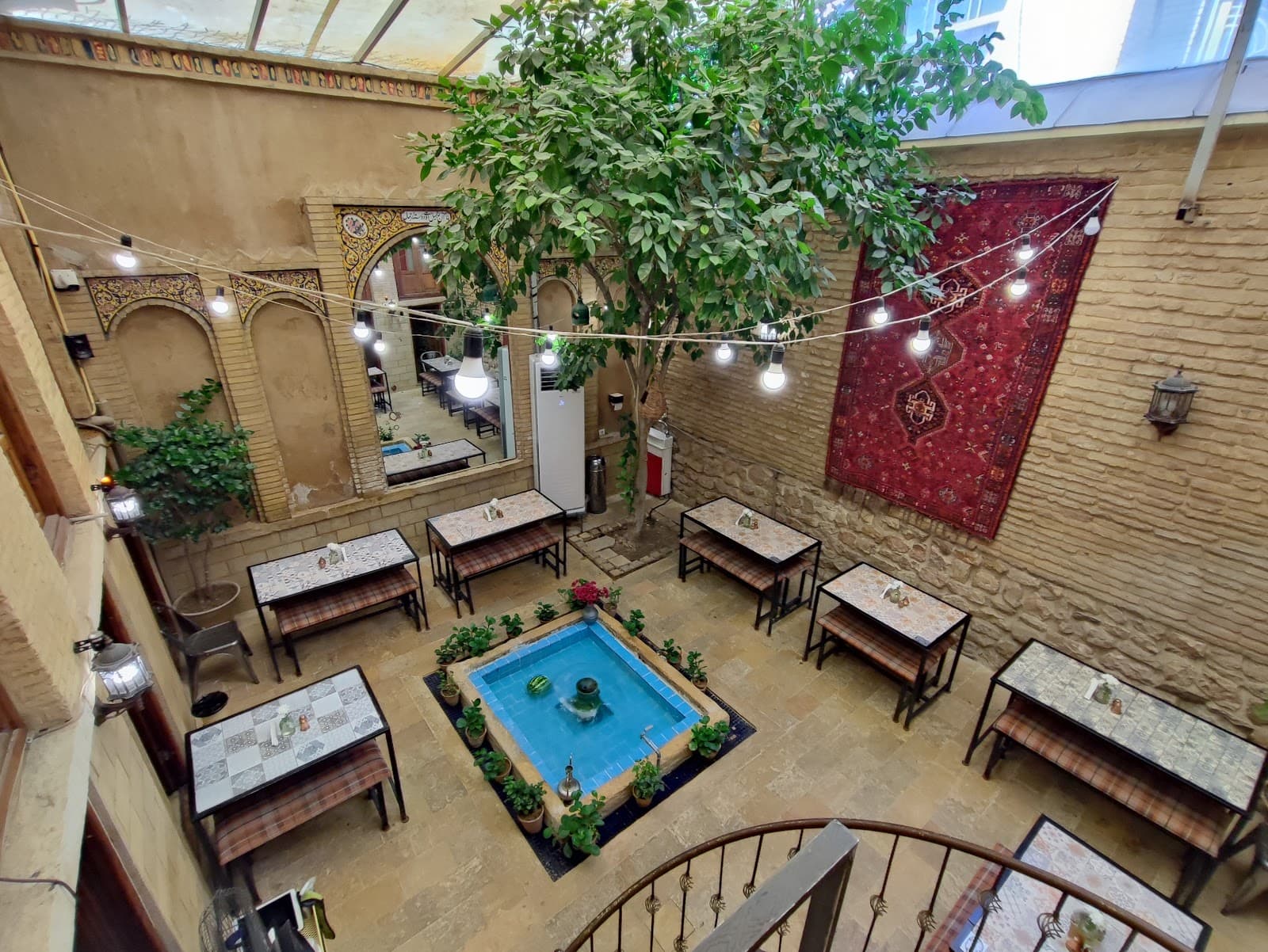 Doosi Restaurant 4