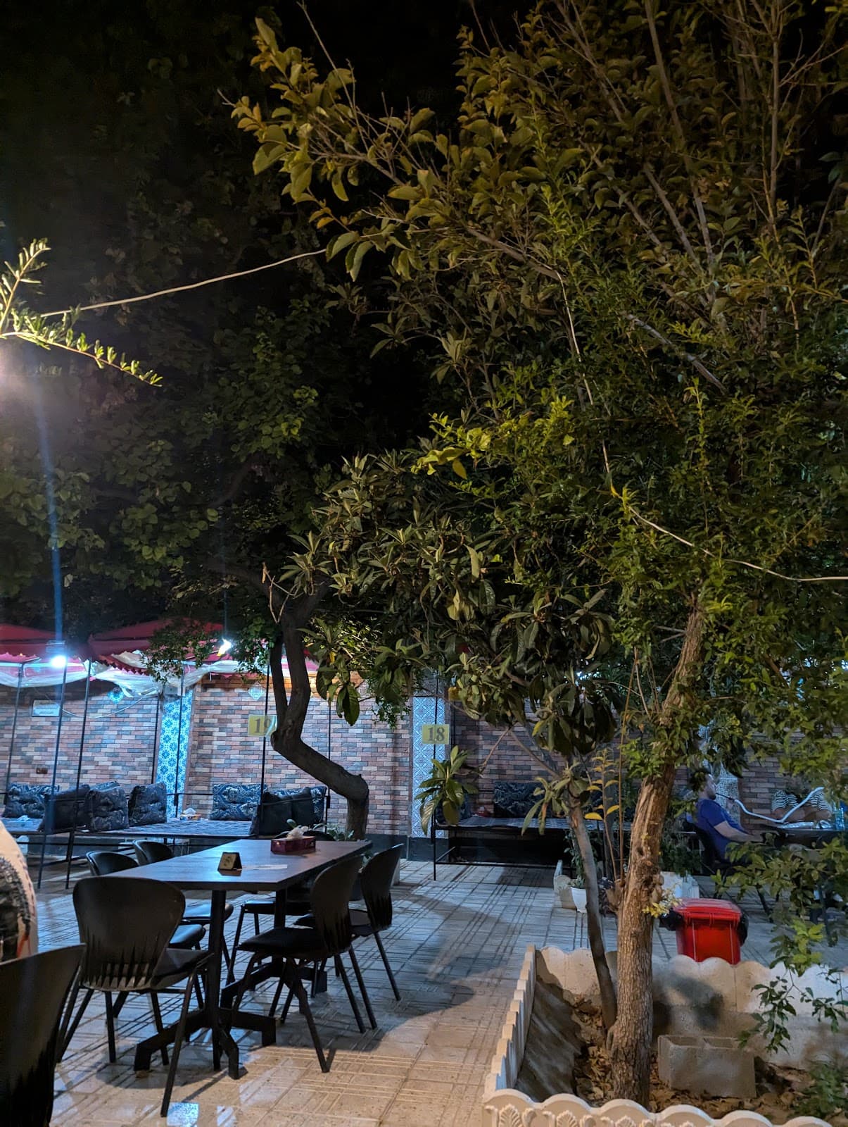 کافه باغ طوبی 2