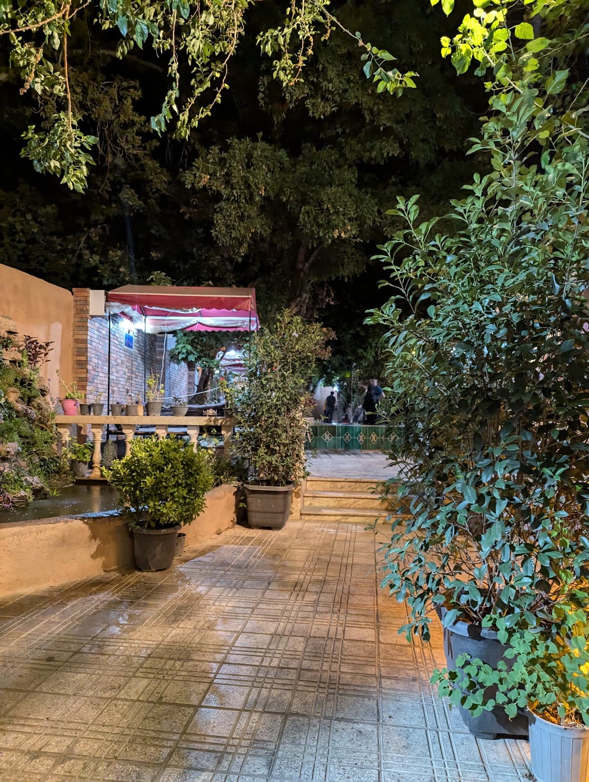 کافه باغ طوبی 3