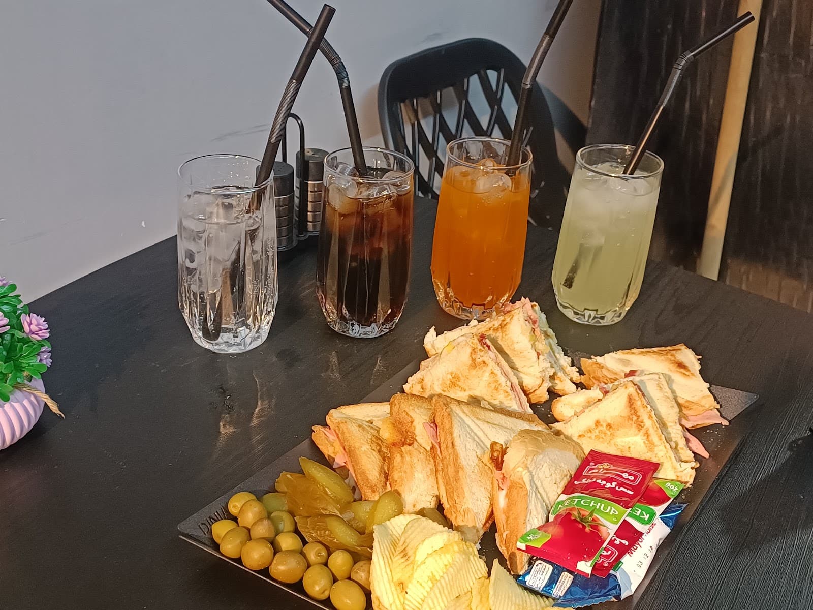 کافه سام (CAFE SAM) 2