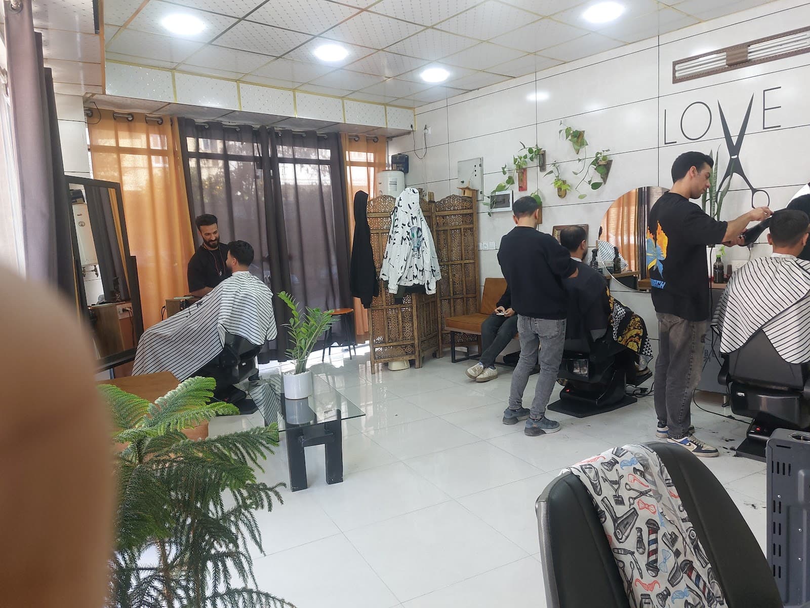 آرایشگاه مو کات 2