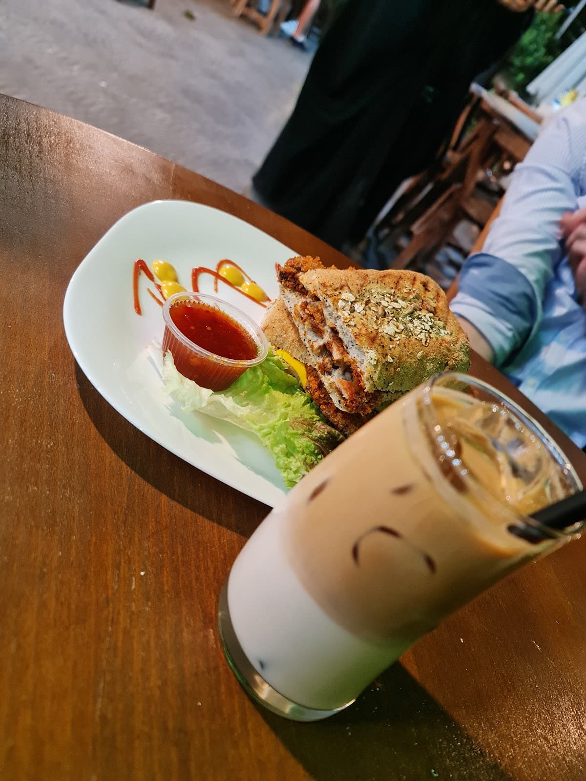 Pelak 7 Cafe 2
