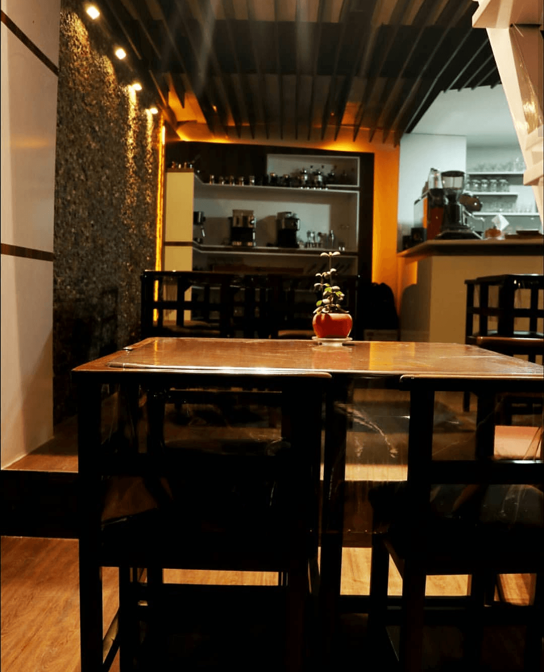 Zhino Cafe 3