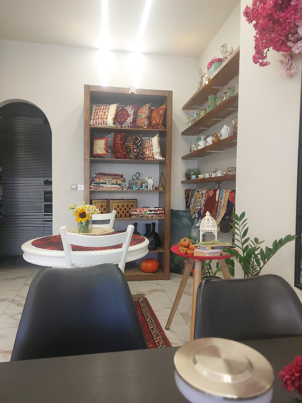 کافه گالری نگار 2