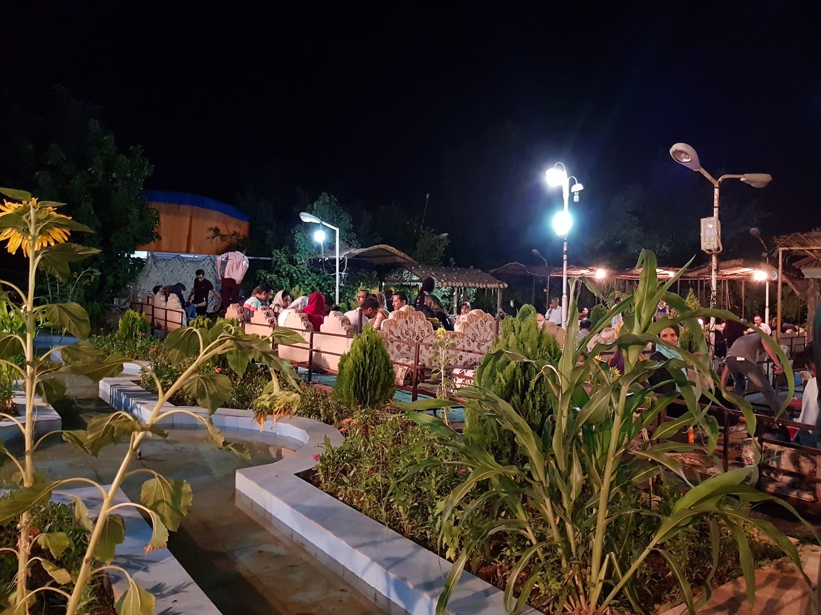 باغ رستوران دوناریه 2