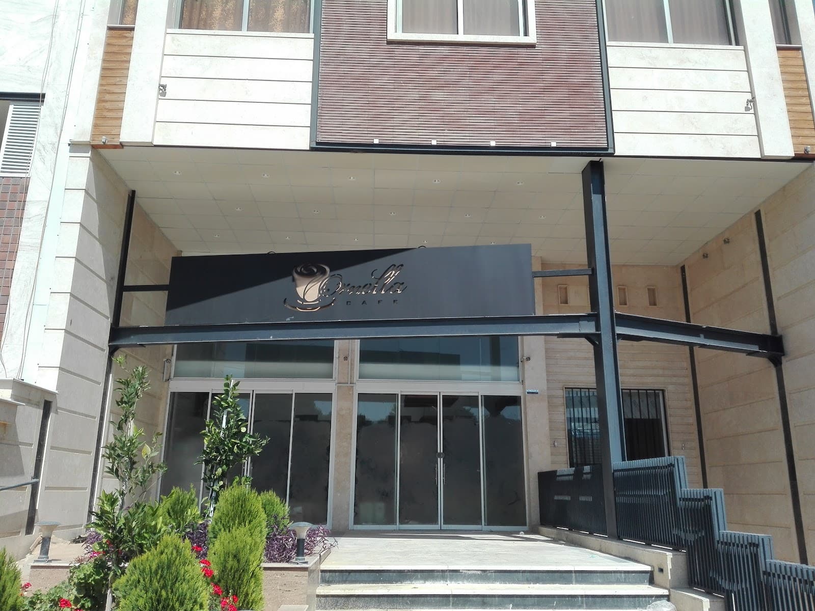 سالن تخصصی زیبایی رنگینا 3