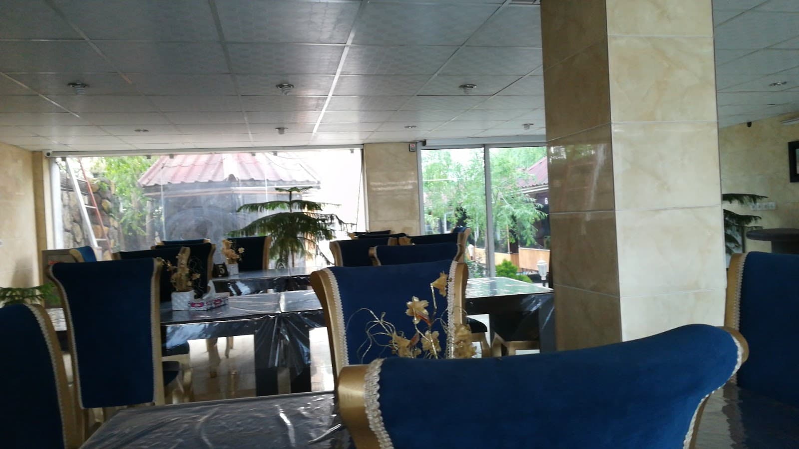 رستوران باغ وسفره خانه سنتی یزدی 4