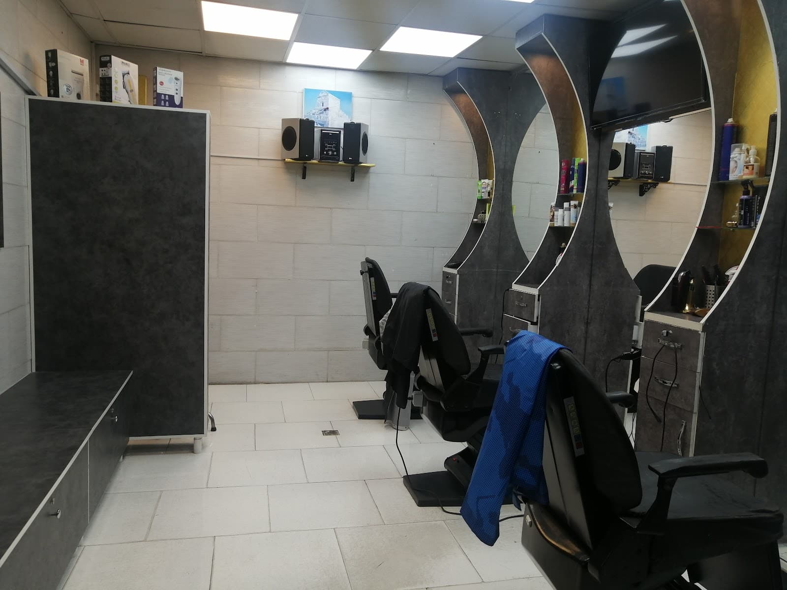 آرایشگاه مردانه M2 2