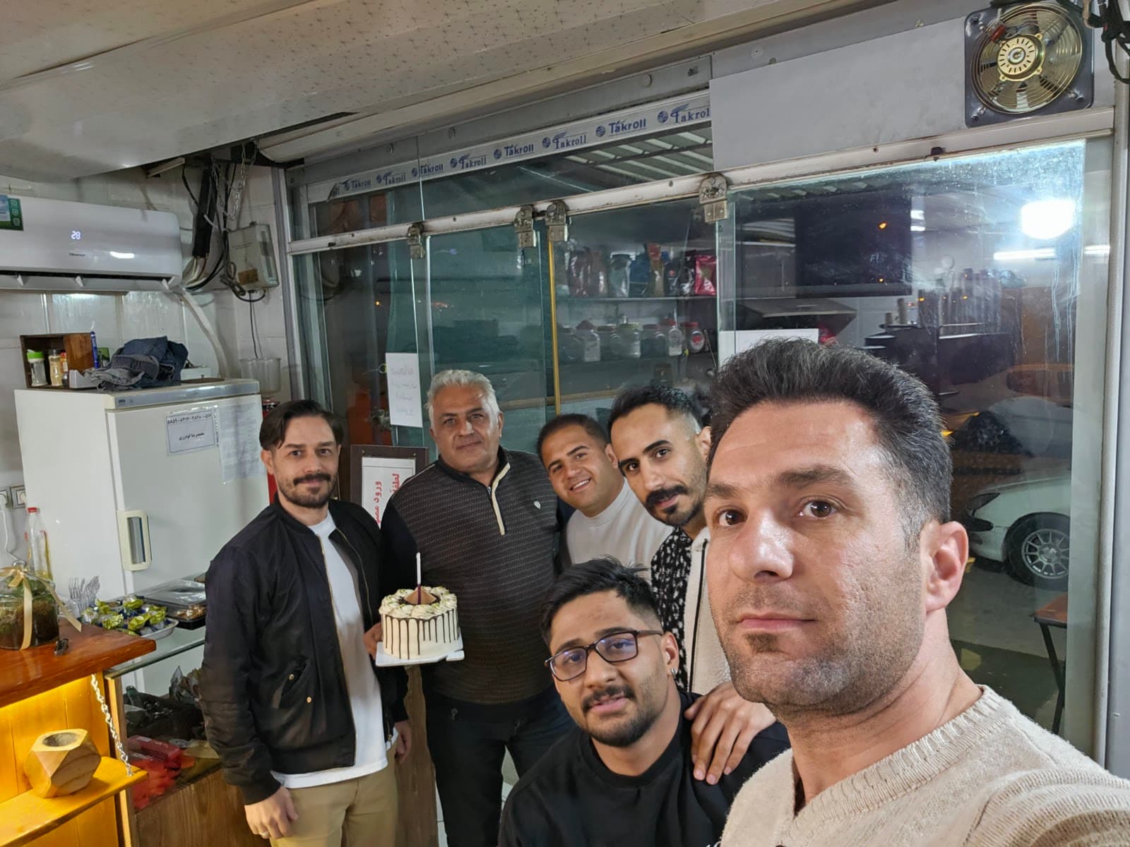 کافه رفیق سروش شرقی کوچه ۷ 4