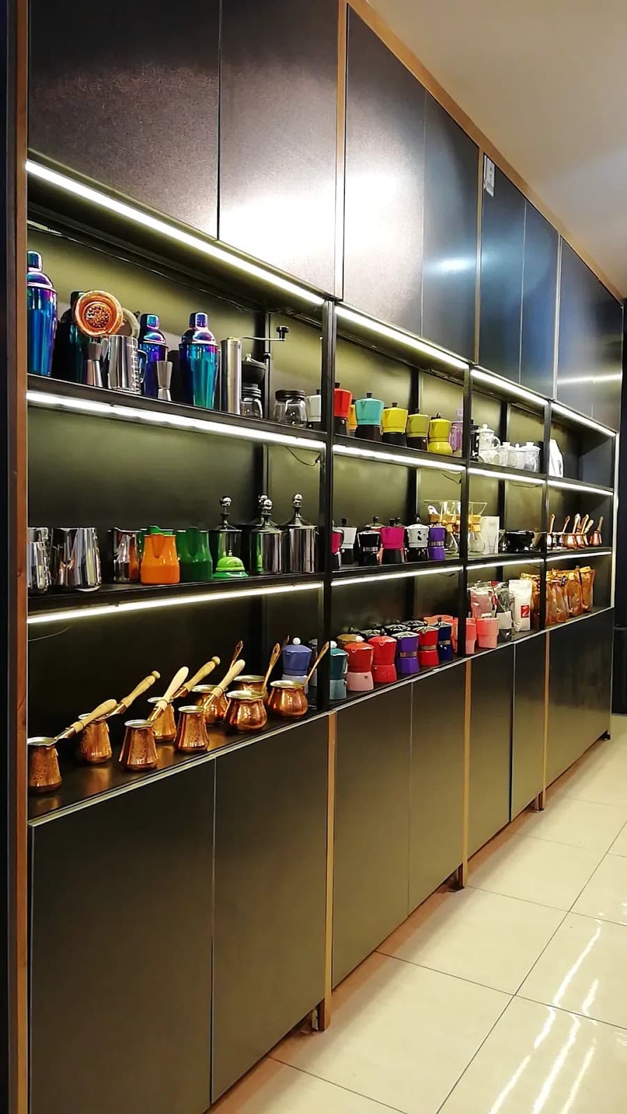 قهوه و تجهیزات آروما coffee & equipment AROMA
