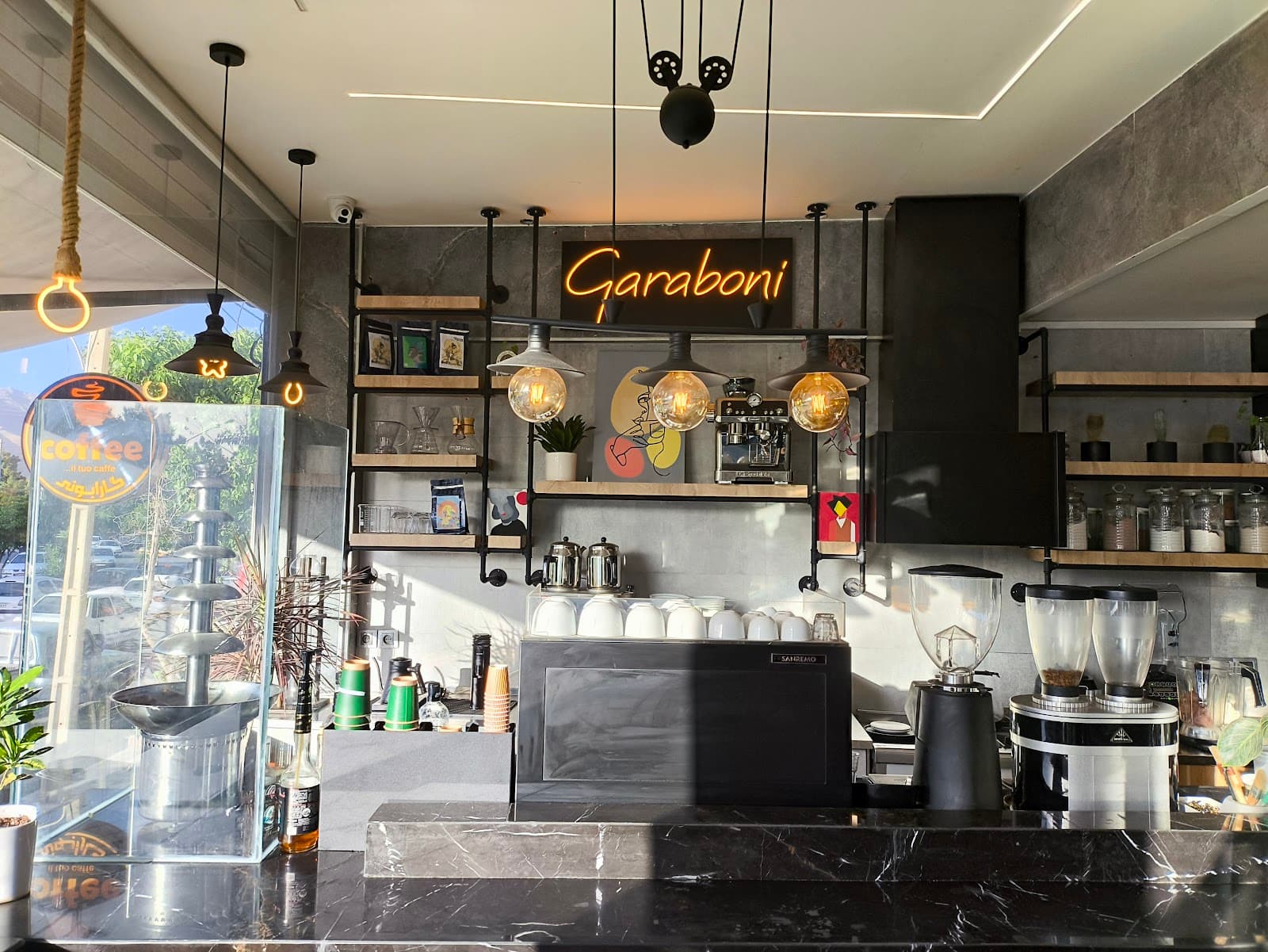 Garaboni cafe کافه گارابونی 3