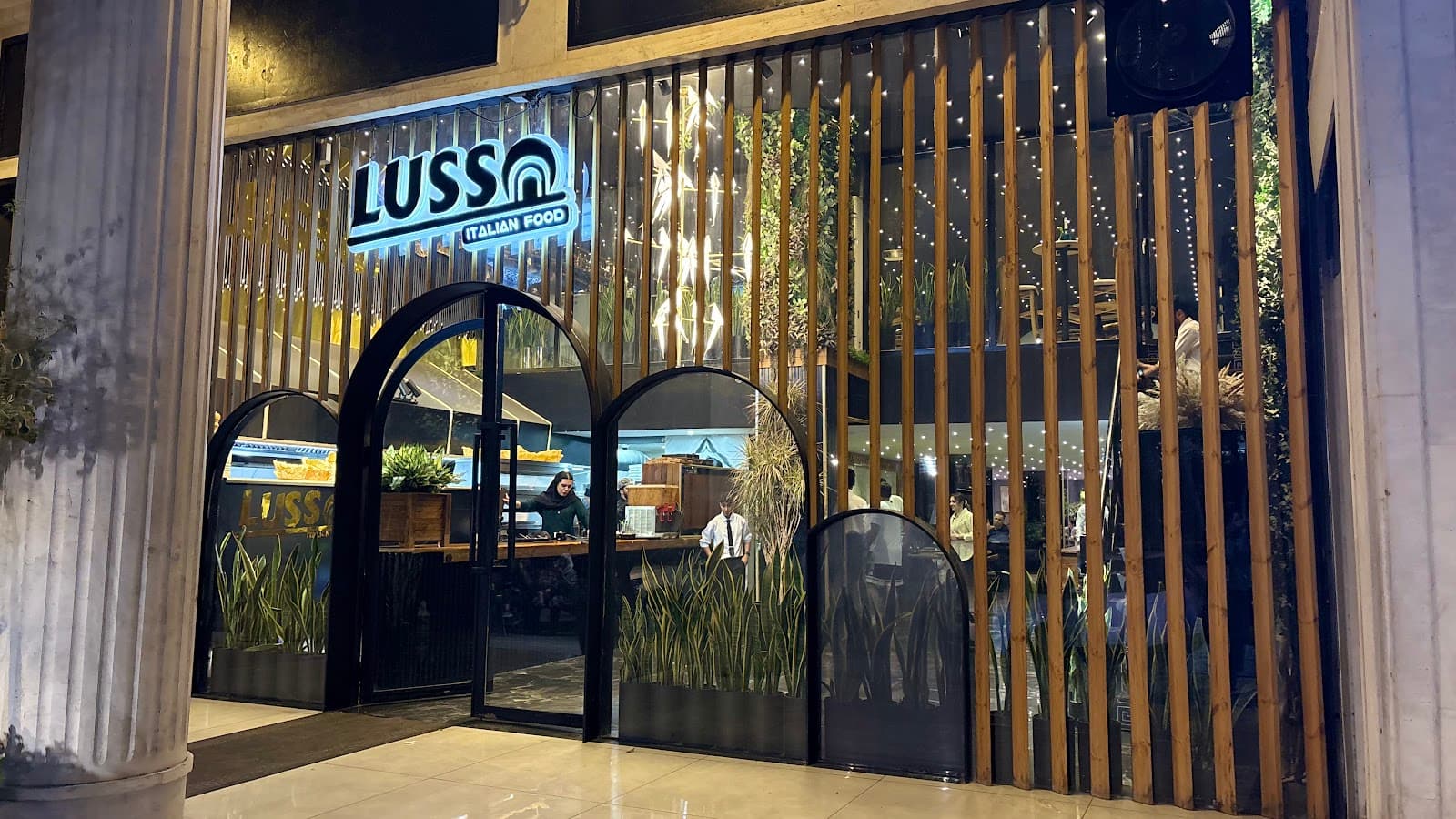 Lusso restuarant