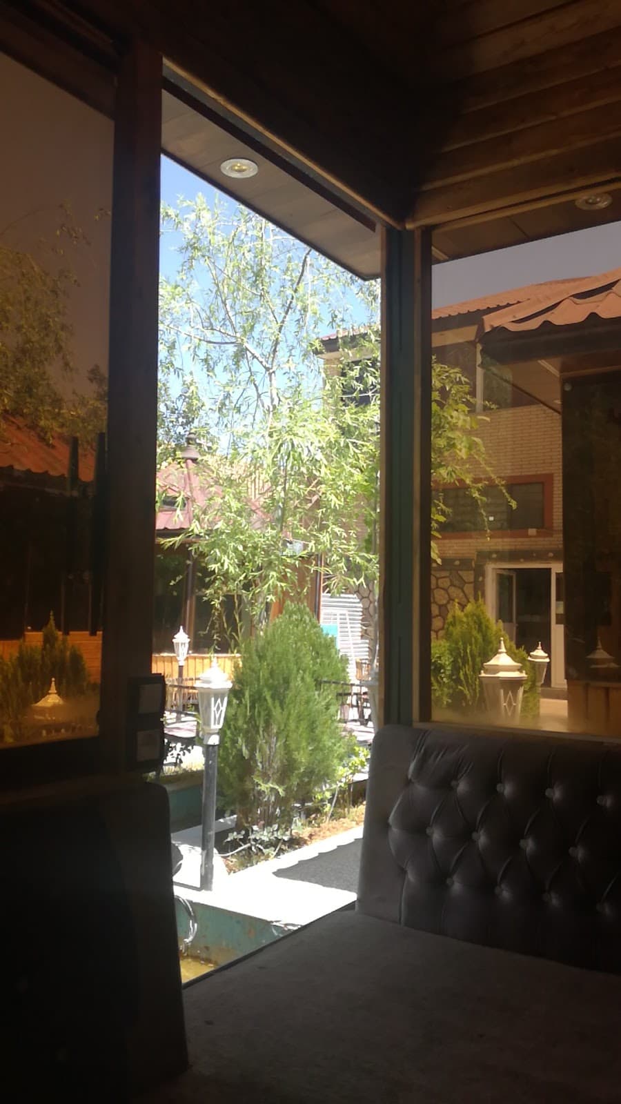 رستوران باغ وسفره خانه سنتی یزدی 5