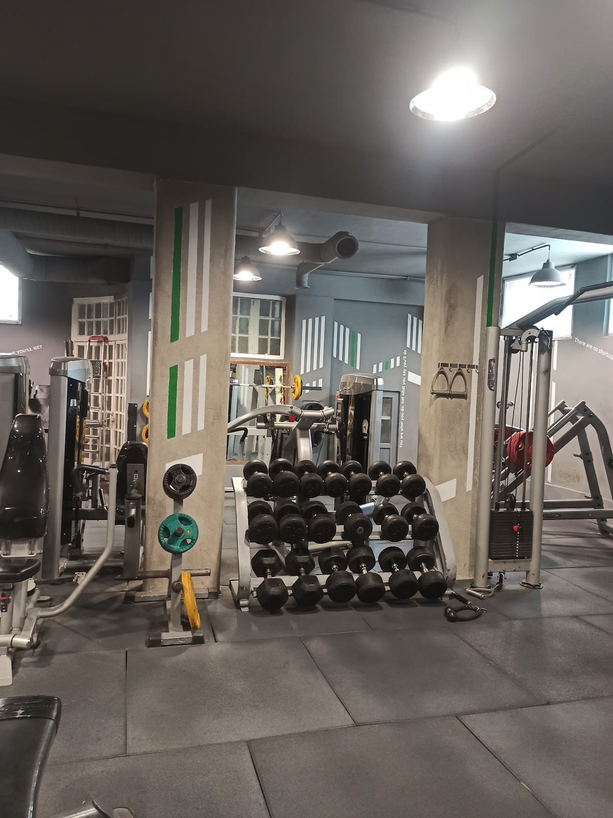 Javan Fitness Club باشگاه ورزشی جوان/شیراز 4