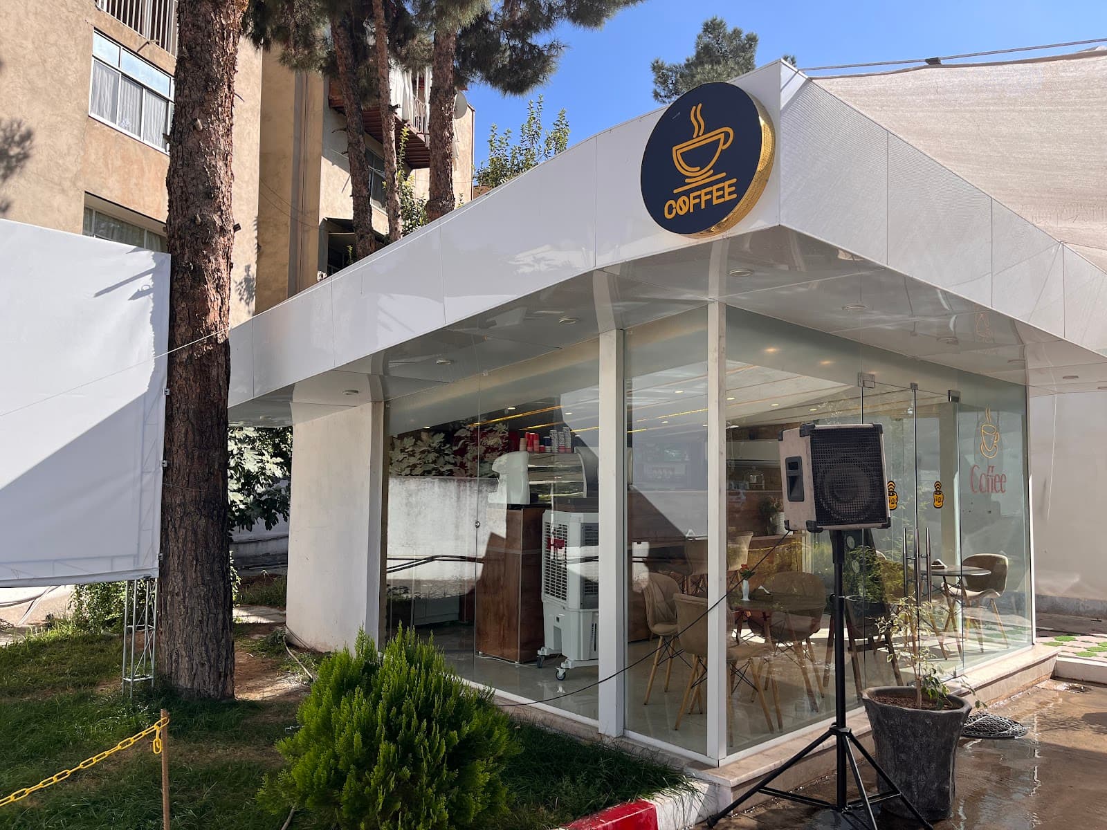 کافی شاپ هتل جهانگردی شیراز 2