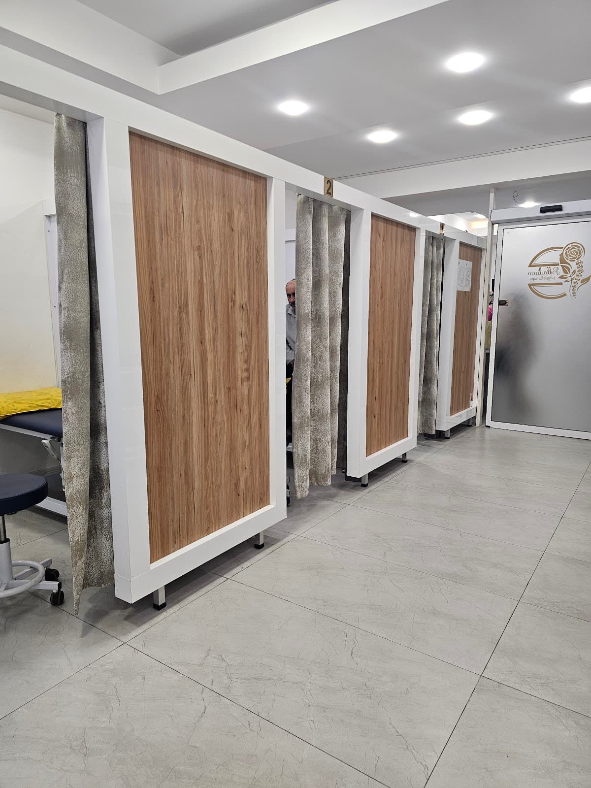(کلینیک فیزیوتراپی پالادیوم دکتر تاجیک) Palladium physiotherapy clinic dr tajik