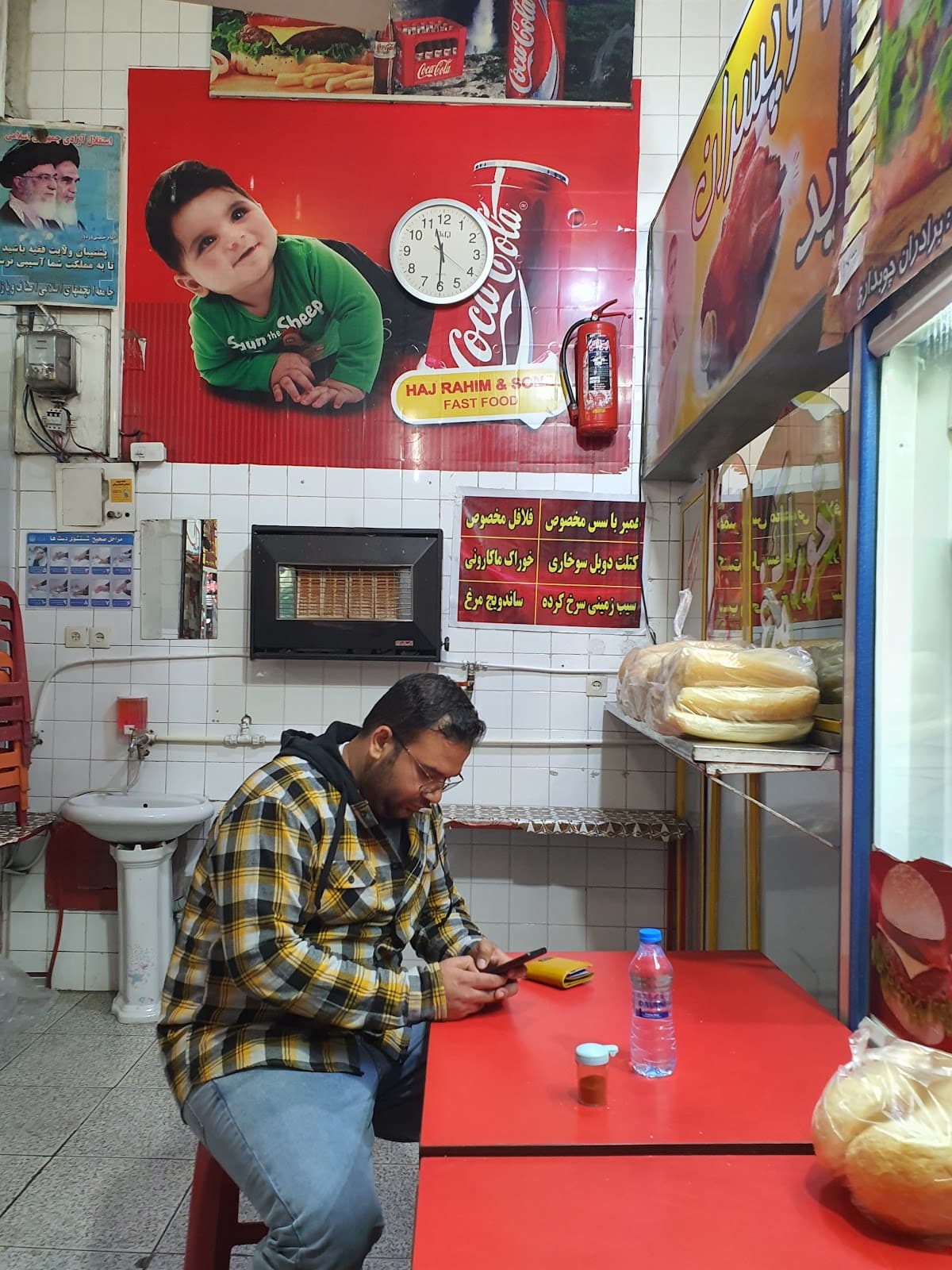 ساندویچی حاج رحیم وپسران 2