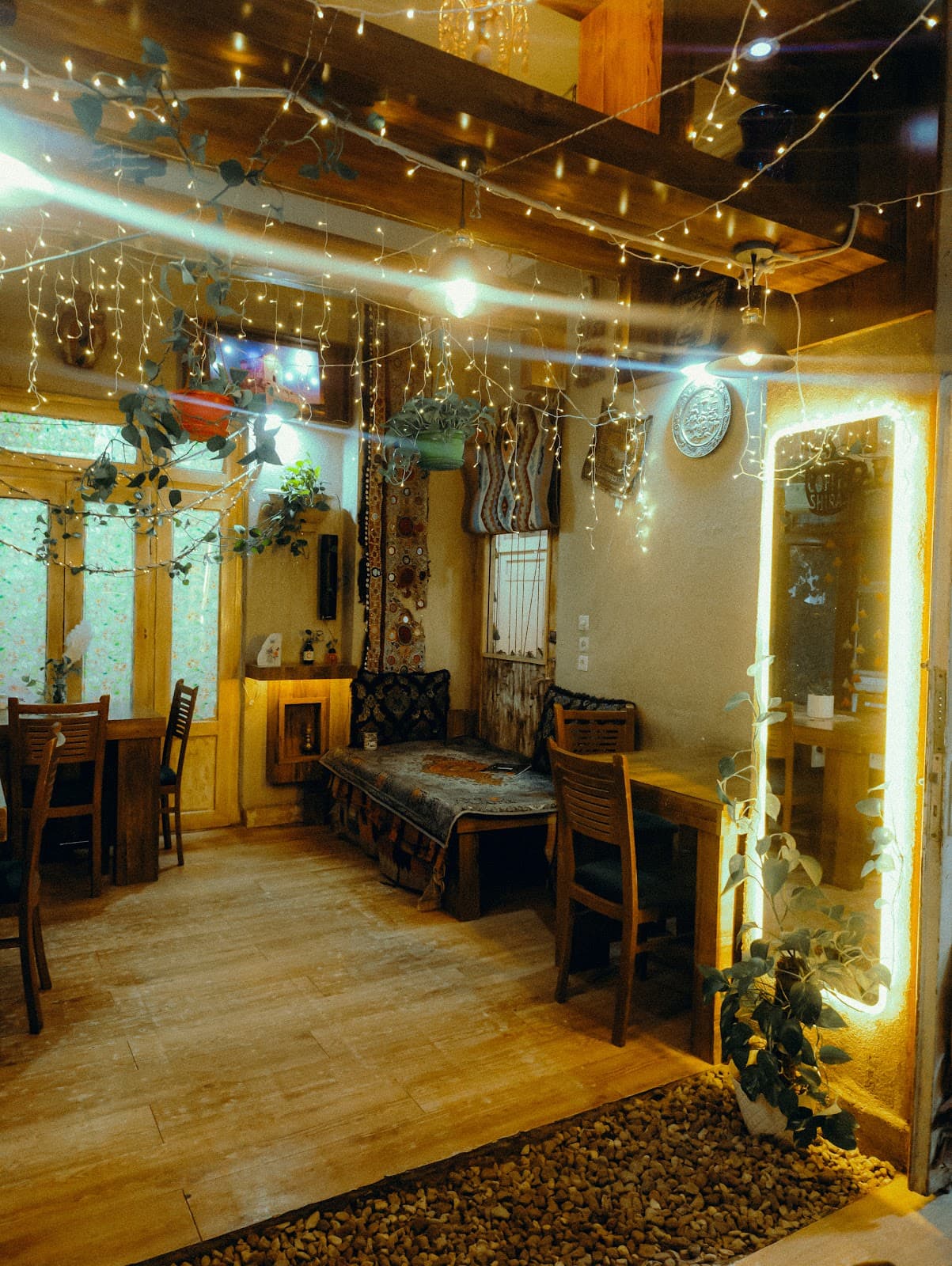 Shiraz Cafe Restaurant 3