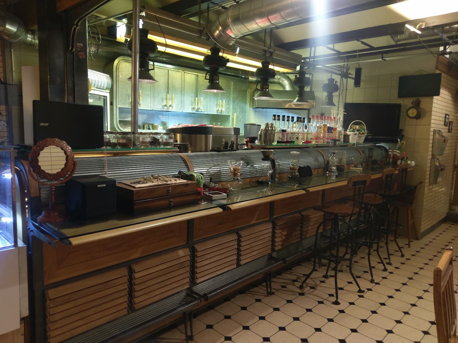 Cafe Nova 4