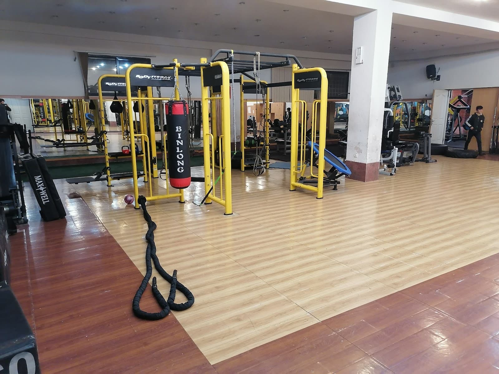 باشگاه بوکس و کیک بوکسینگ 2